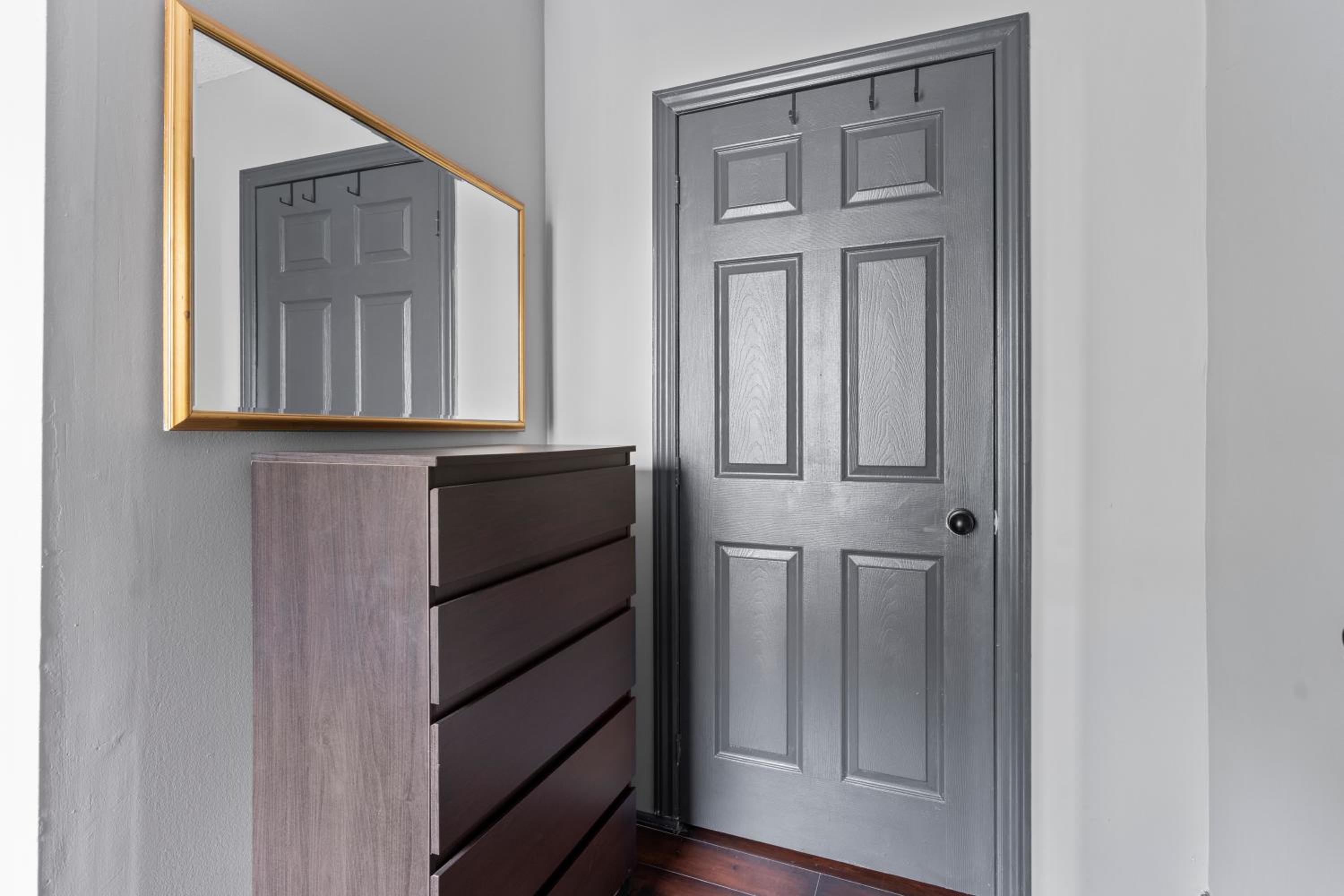 3 bedroom with laundry and parking at Windsor
