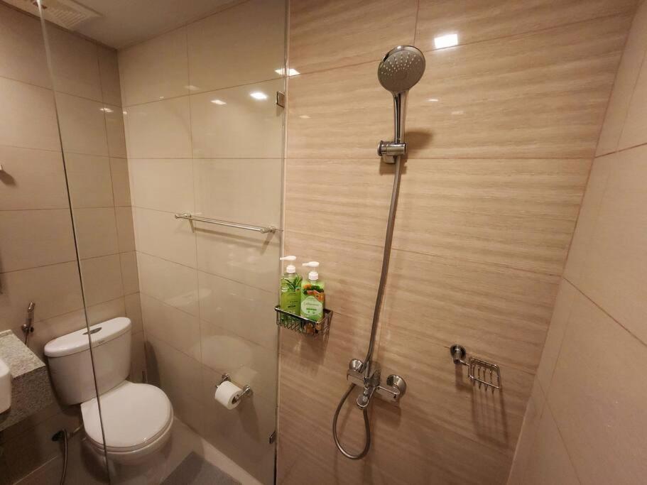 BGC Uptown Parksuites King Bed with Balcony Sunset and City View