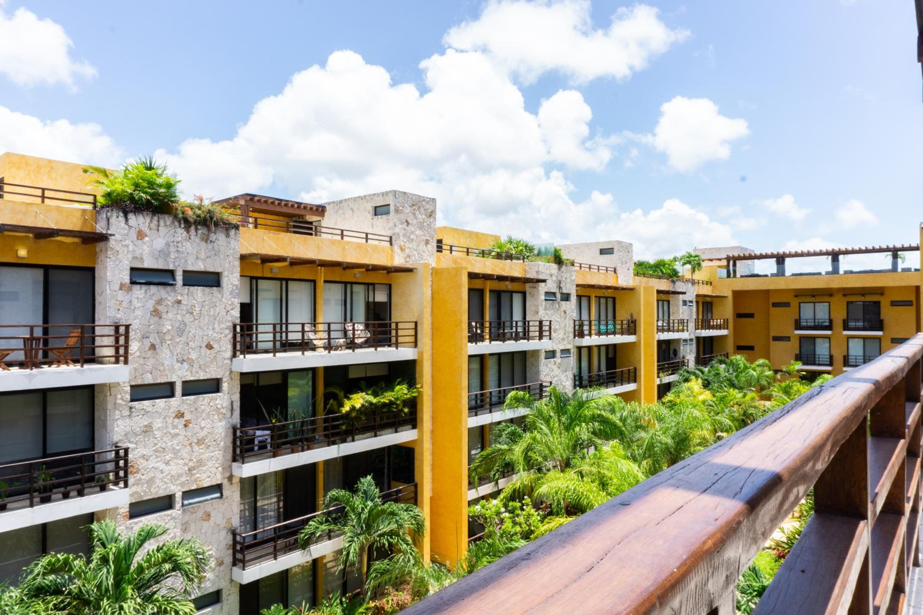 Lunada Condo by BVR