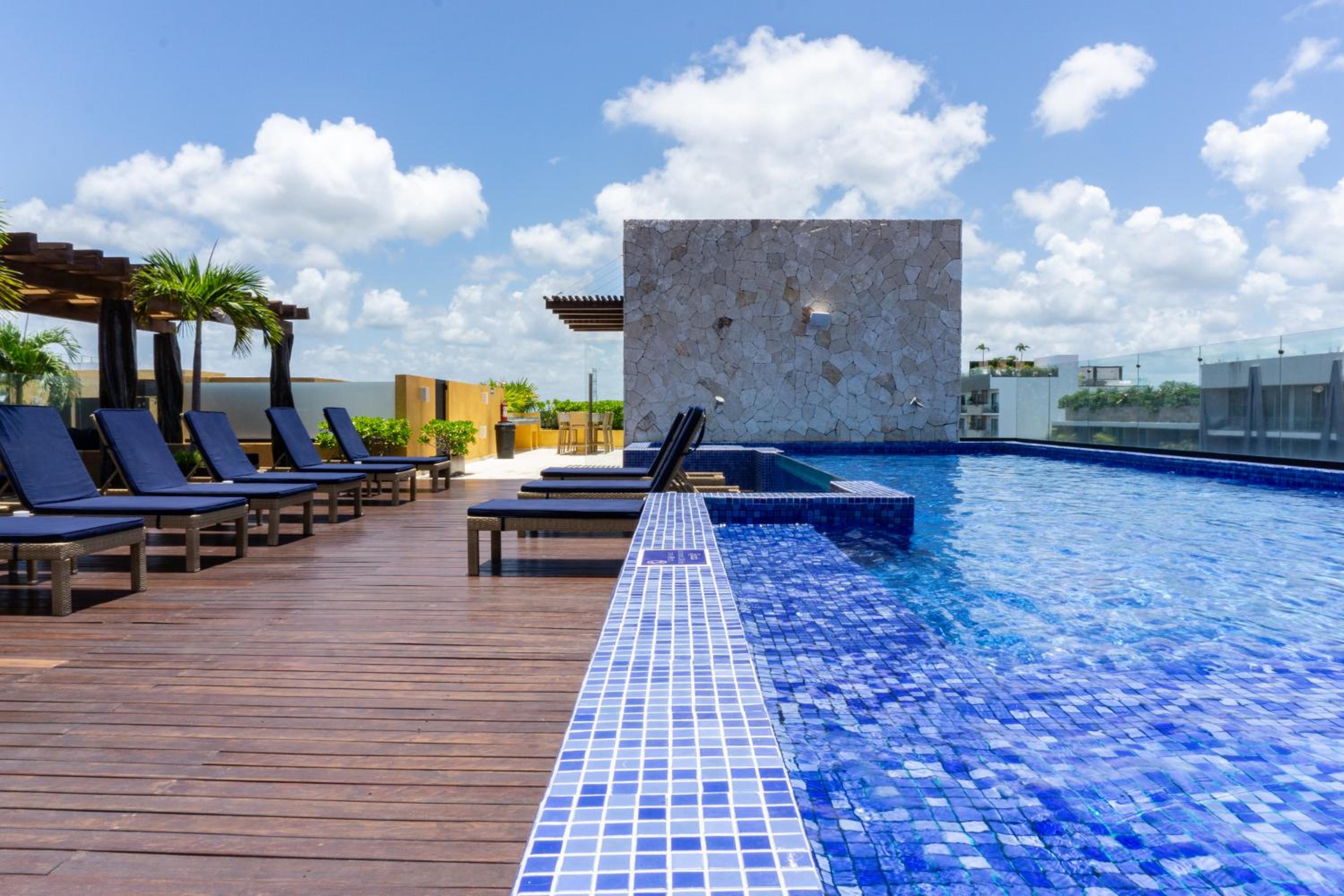 Lunada Condo by BVR