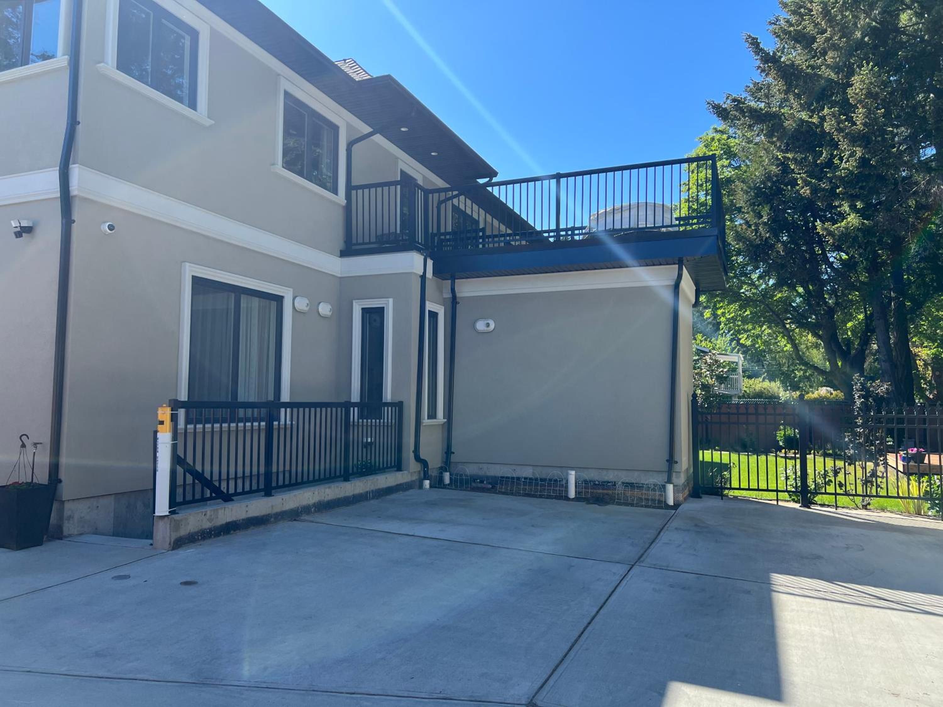 Quiet Guest Suite in Beautiful Victoria Core