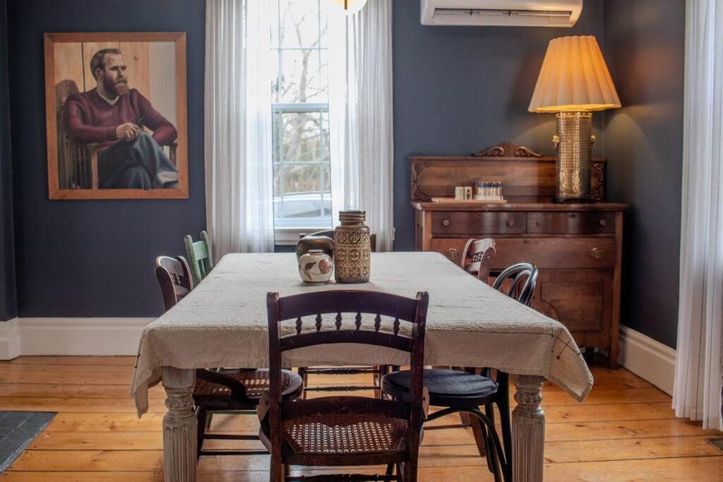 Vintage Vibe 4 Bedroom