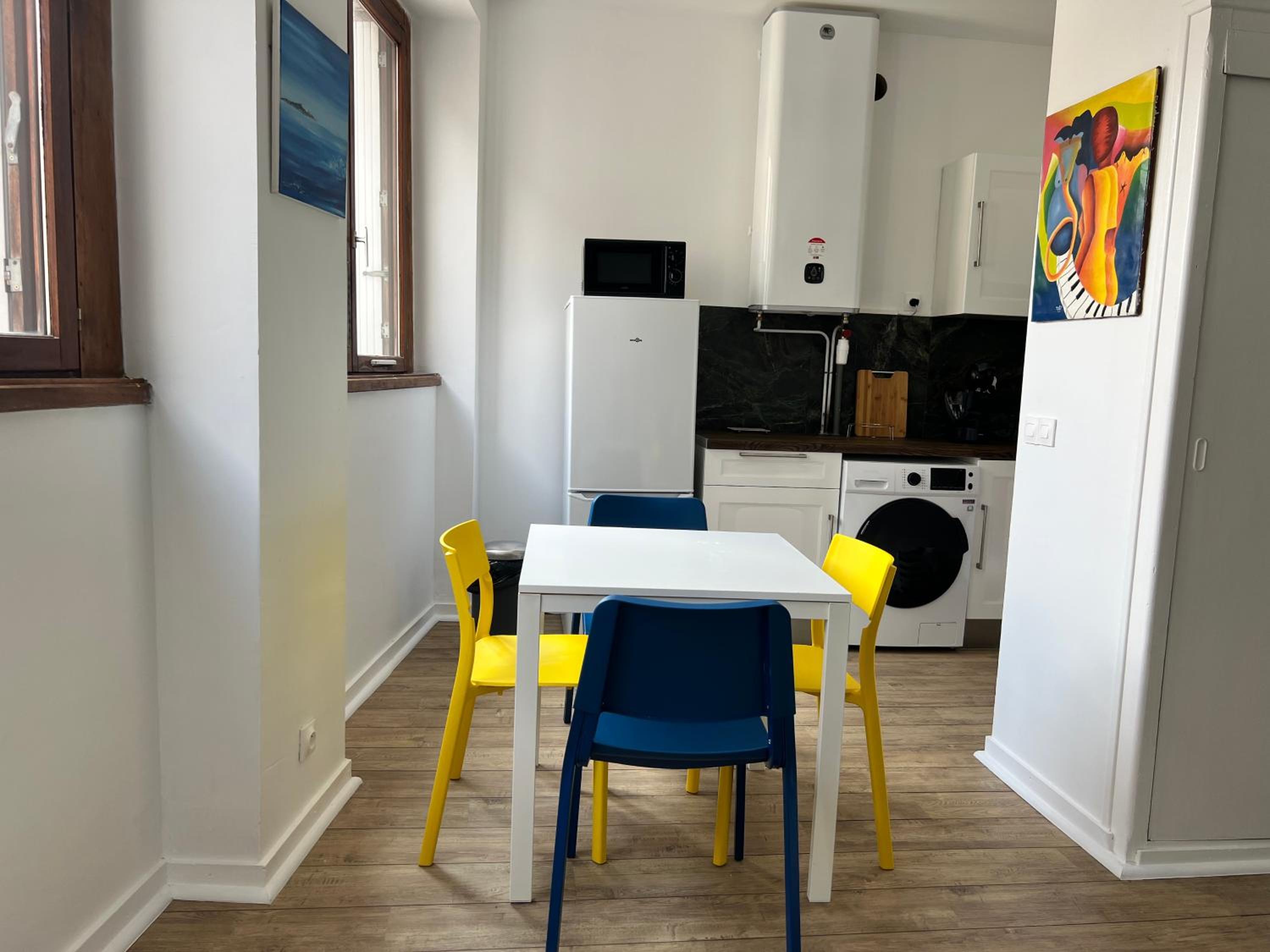 011 CHIC & COSY STUDIO 40m2 HYPERCENTRE WIFI SMART TV NETFLIX