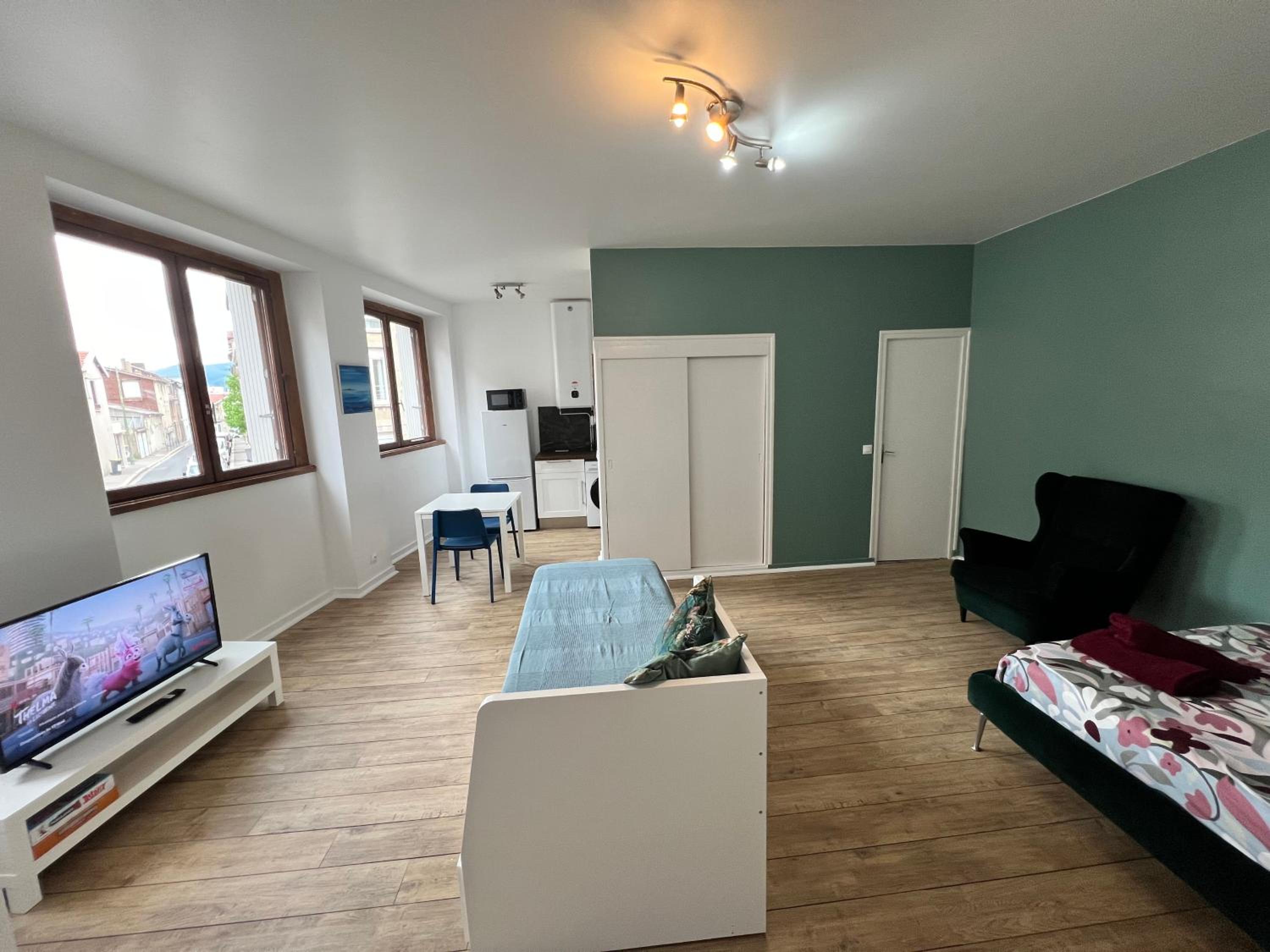 011 CHIC & COSY STUDIO 40m2 HYPERCENTRE WIFI SMART TV NETFLIX
