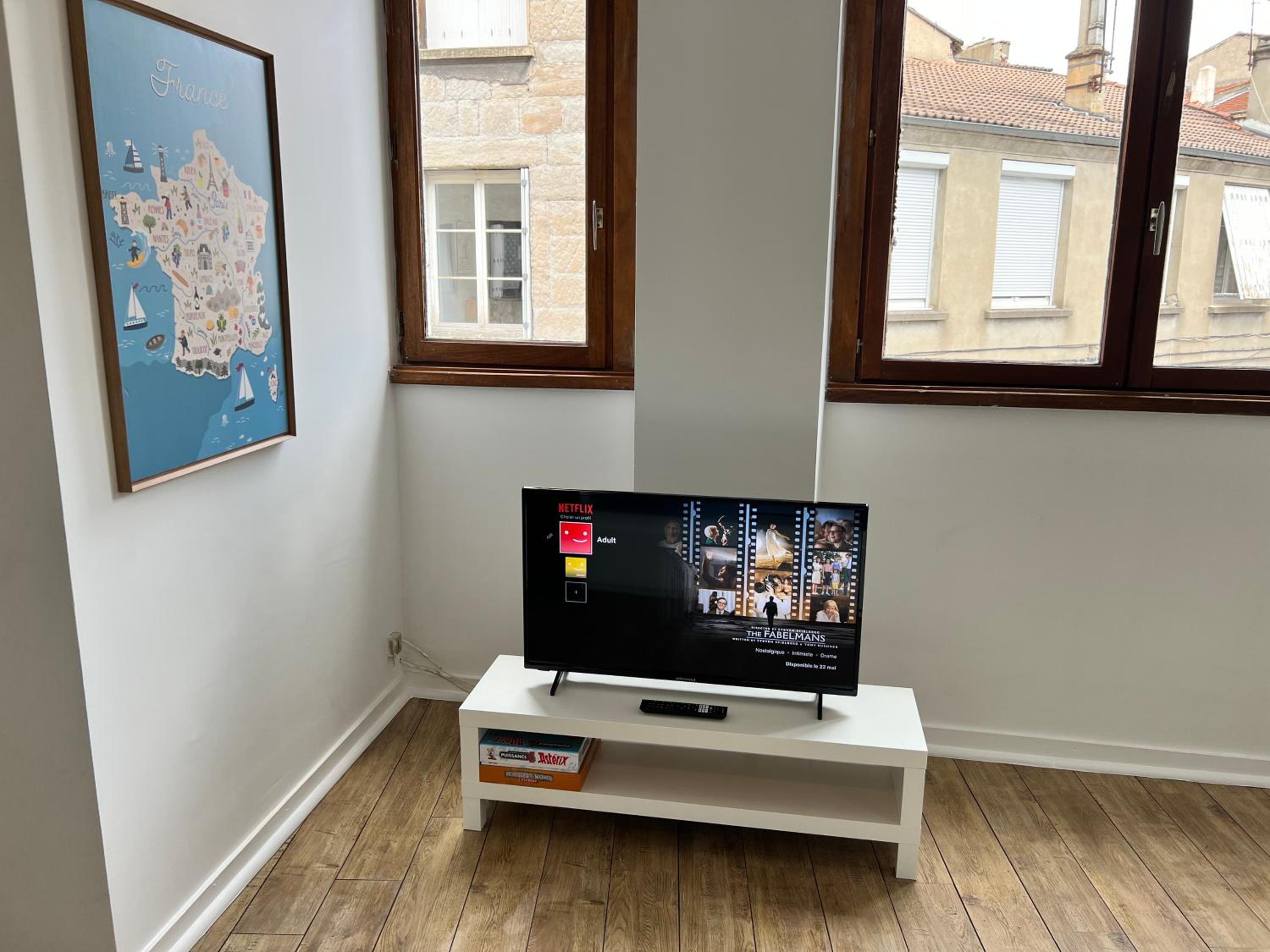 011 CHIC & COSY STUDIO 40m2 HYPERCENTRE WIFI SMART TV NETFLIX