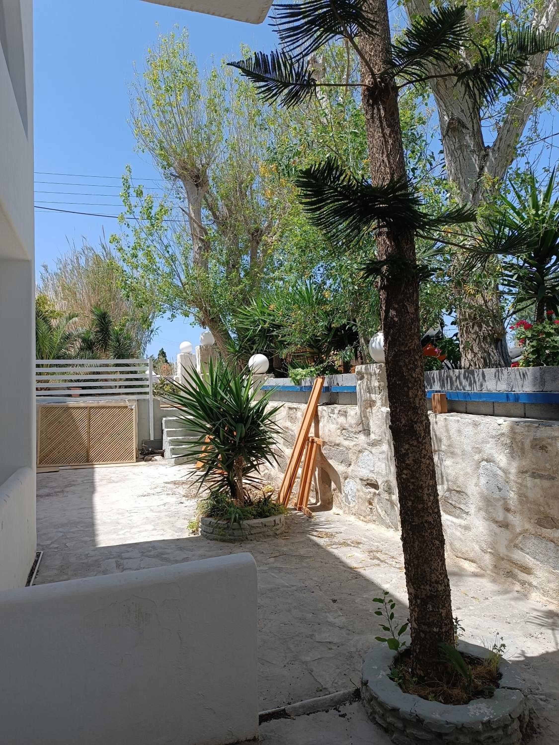Livadia Beach Hostel