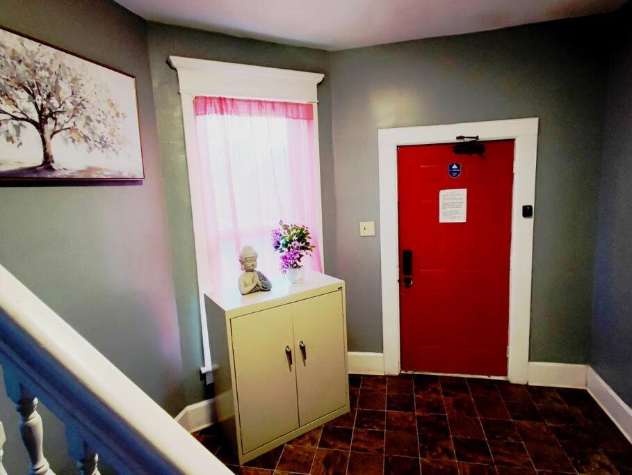 Zen Haven 1- Downtown Retreat with Queen Bed view 2