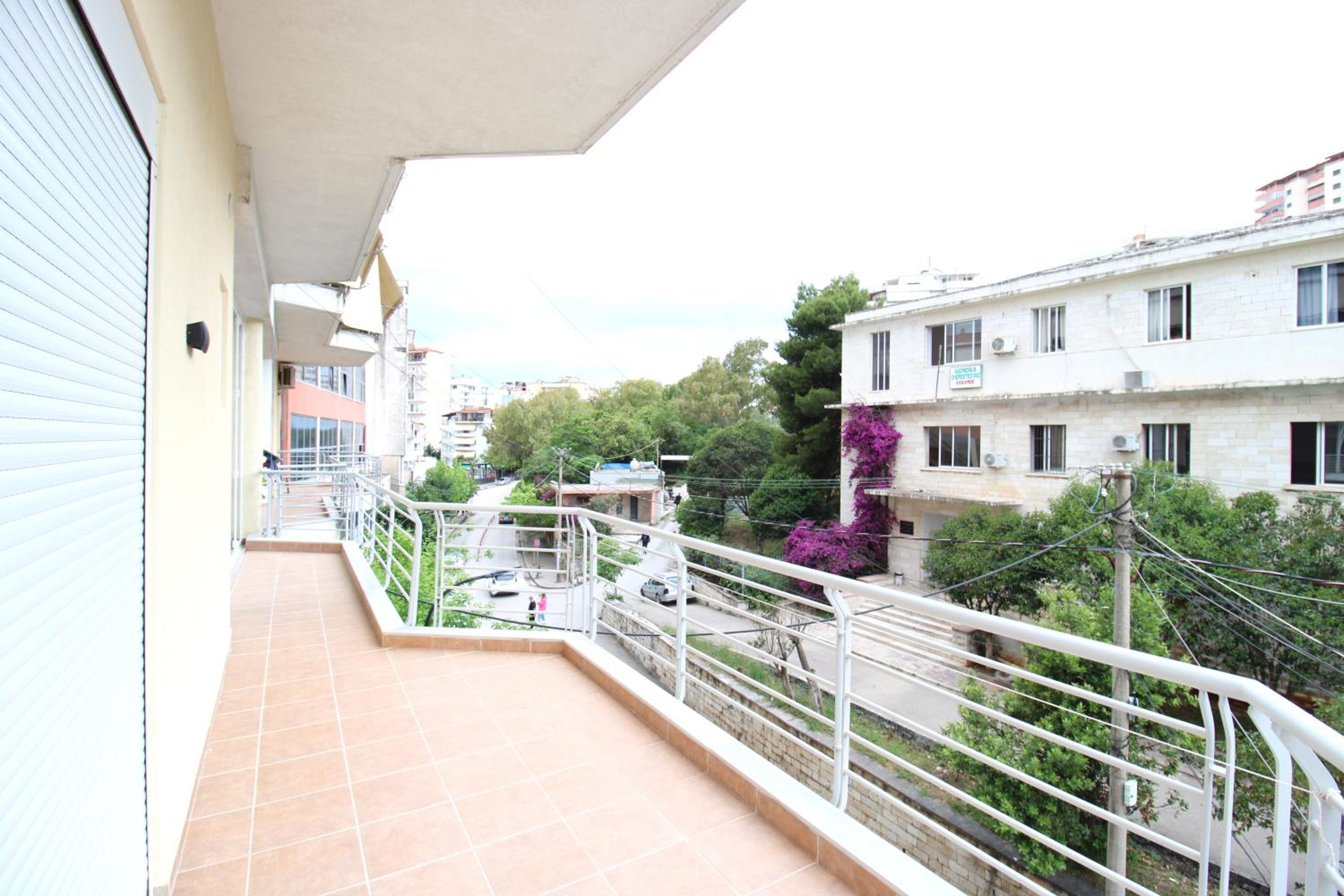 Sarande Luxury Central apartment Reni Risi