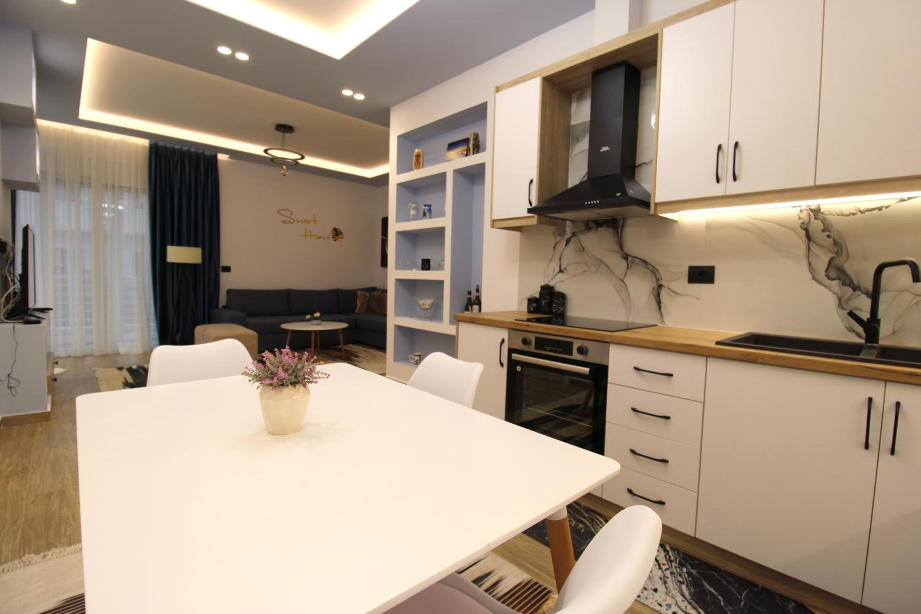 Sarande Luxury Central apartment Reni Risi