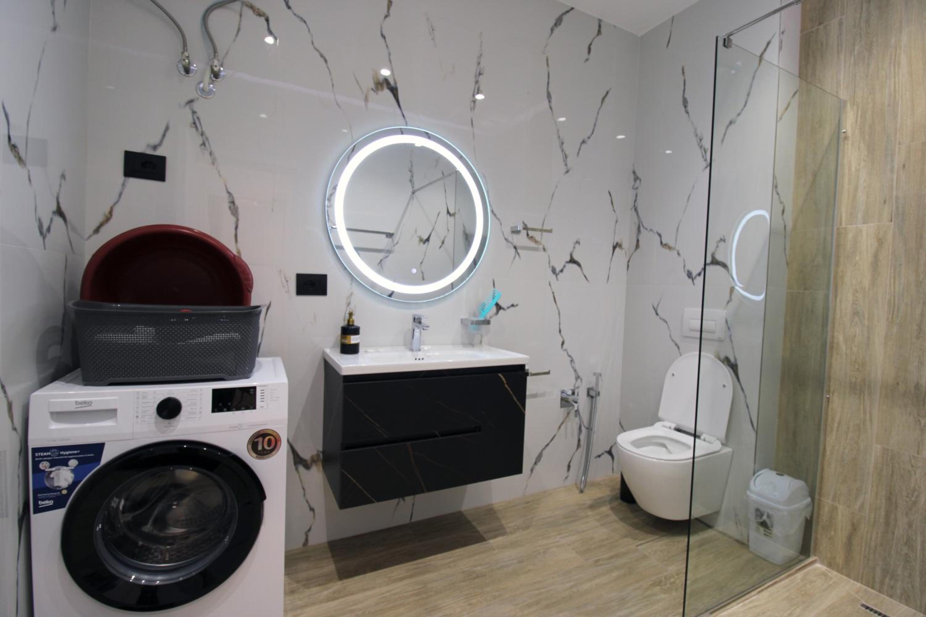 Sarande Luxury Central apartment Reni Risi