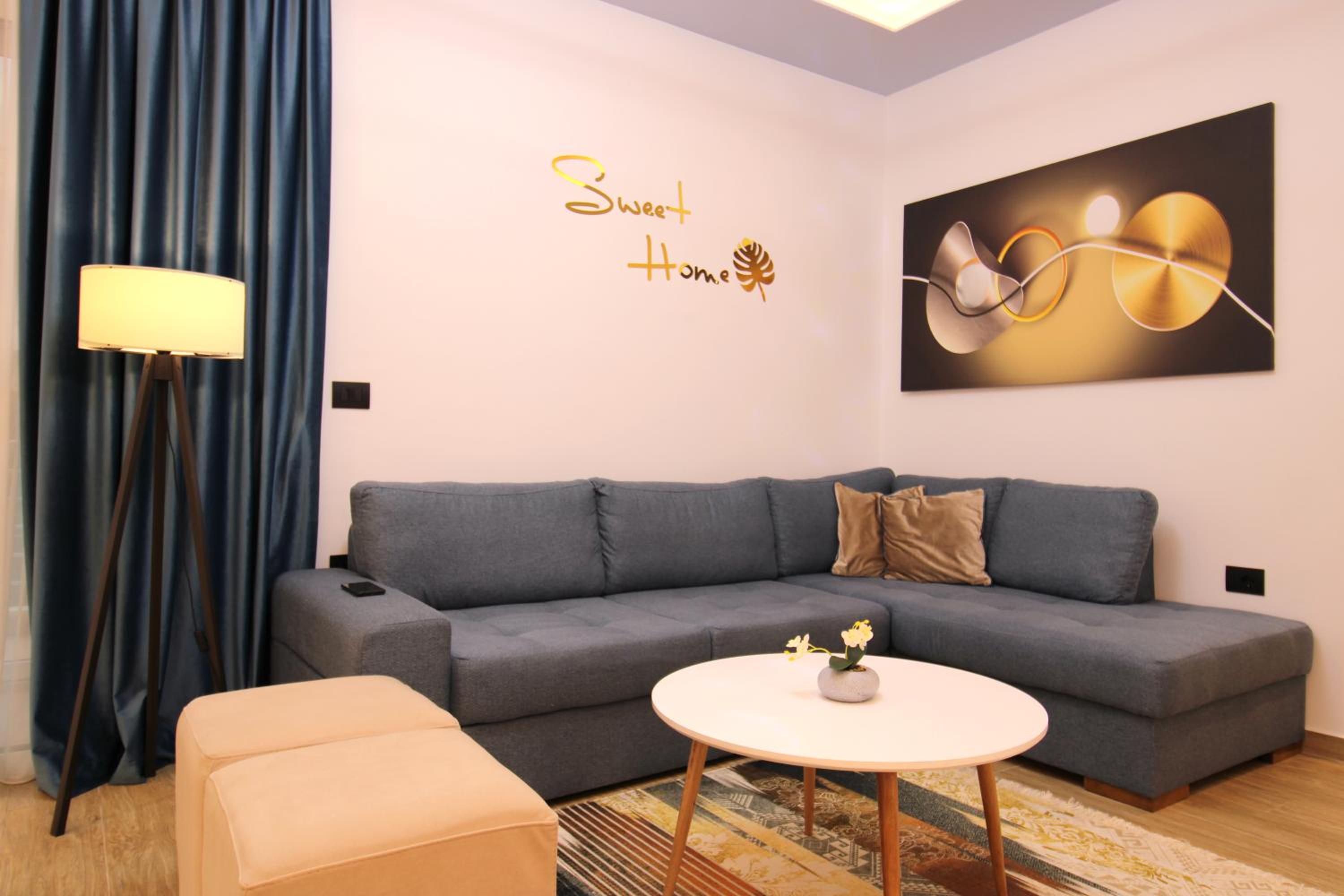 Sarande Luxury Central apartment Reni Risi