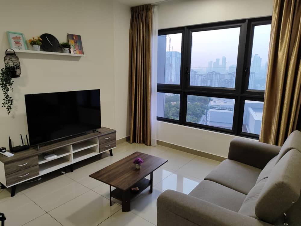 7INN VELOCITY MRT (M Vertica)Free Wifi