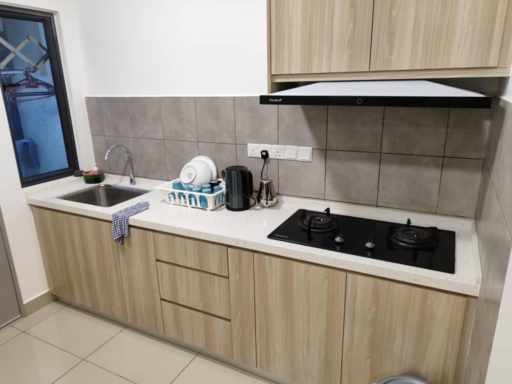7INN VELOCITY MRT (M Vertica)Free Wifi
