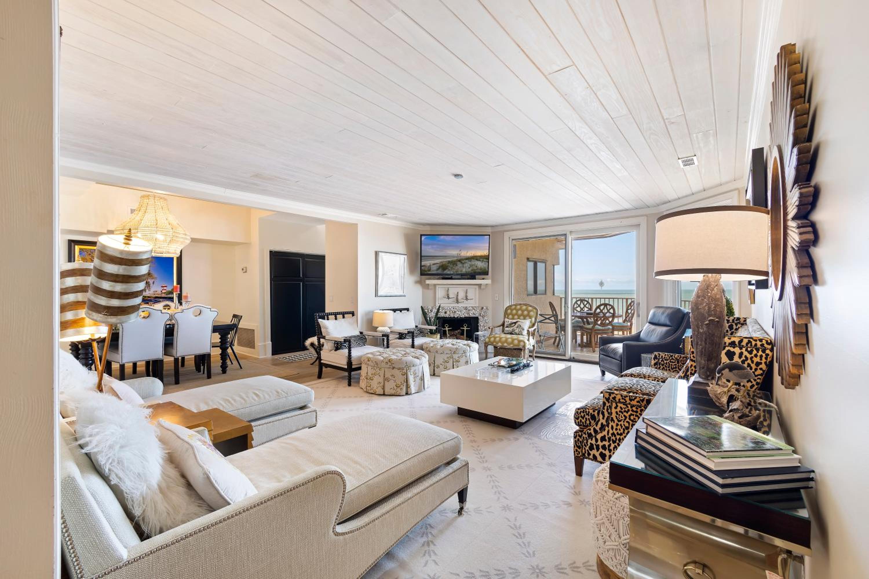Gorgeous Views 4th Floor Direct Oceanfront Condo Updated with New furniture New floors