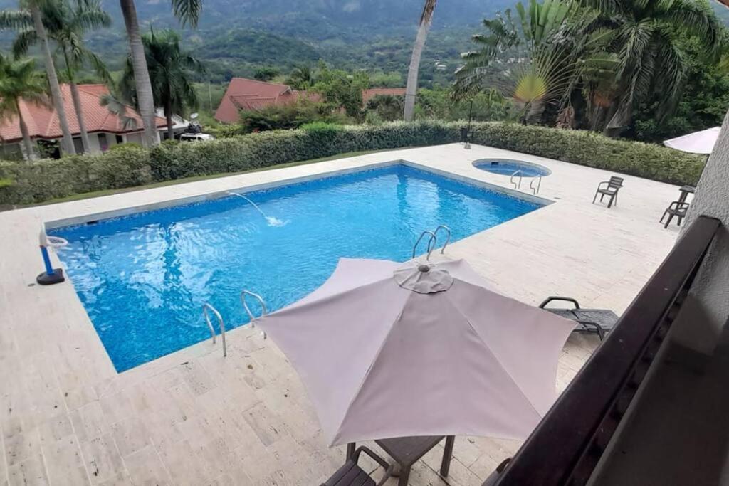 Casa en Condominio vía Villeta