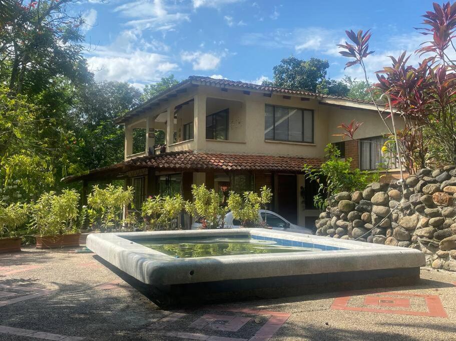 Casa en Condominio vía Villeta