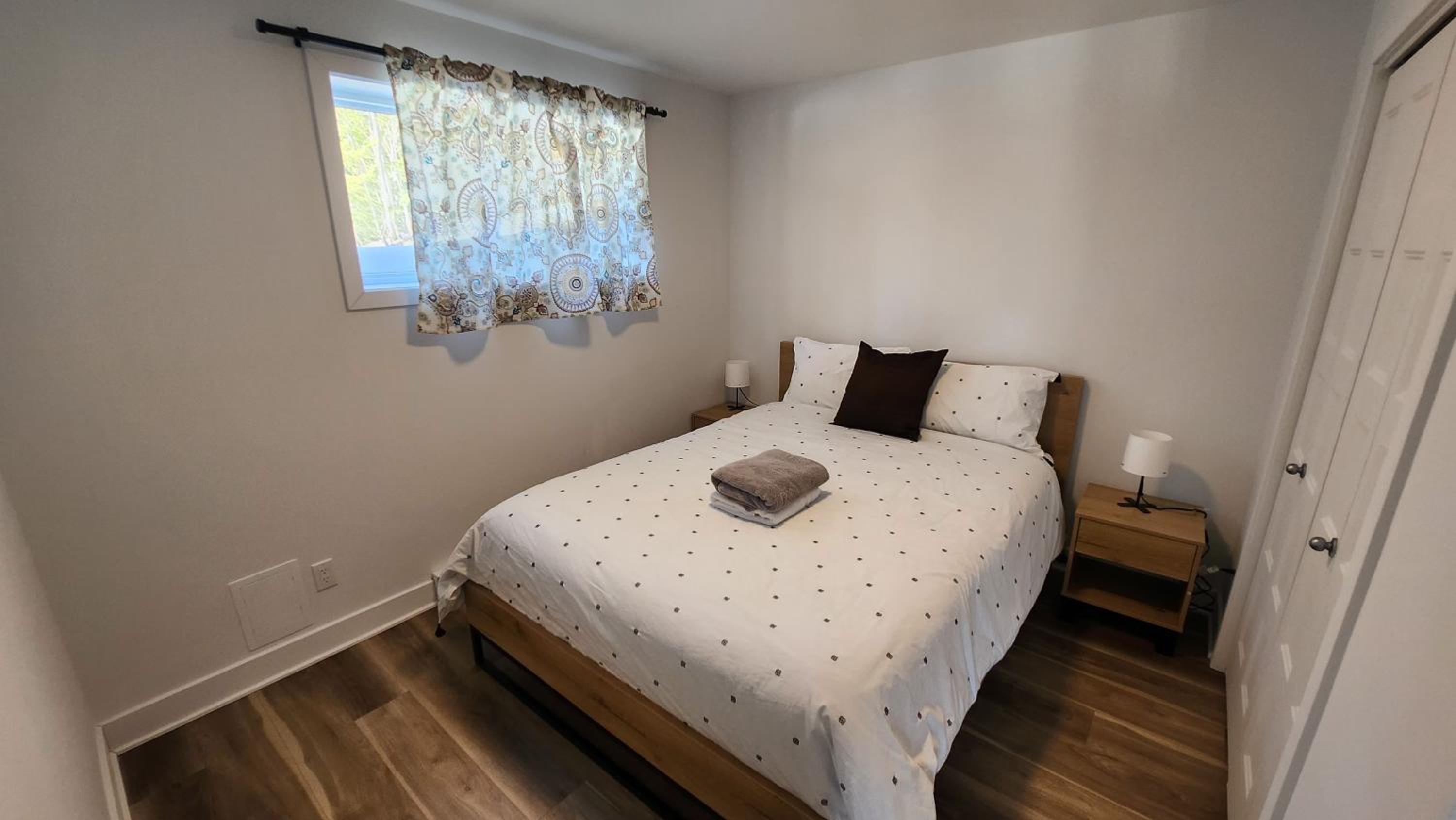Delarose Cottage, Ski, Spa, pool table & starry night