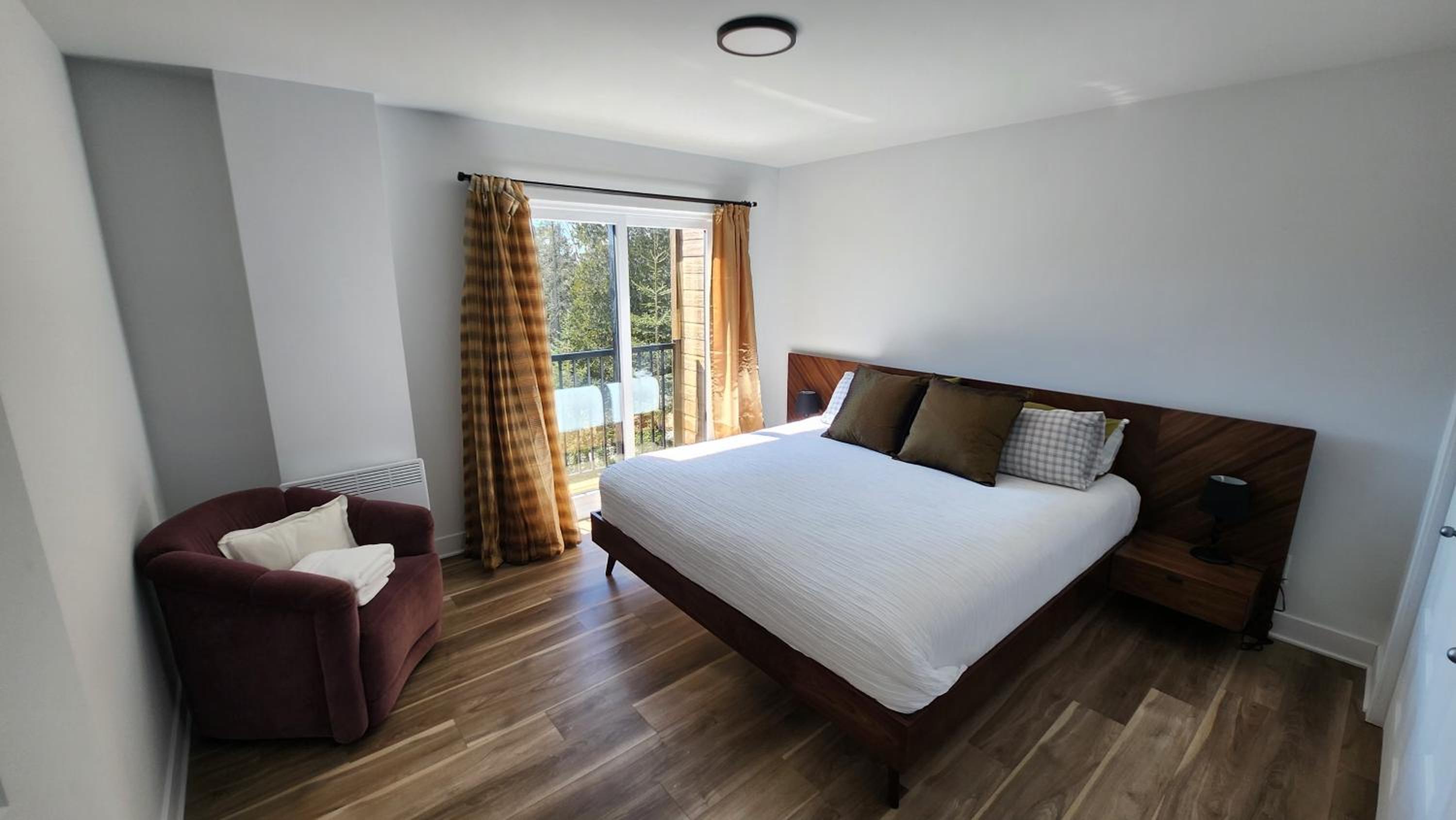 Delarose Cottage, Ski, Spa, pool table & starry night