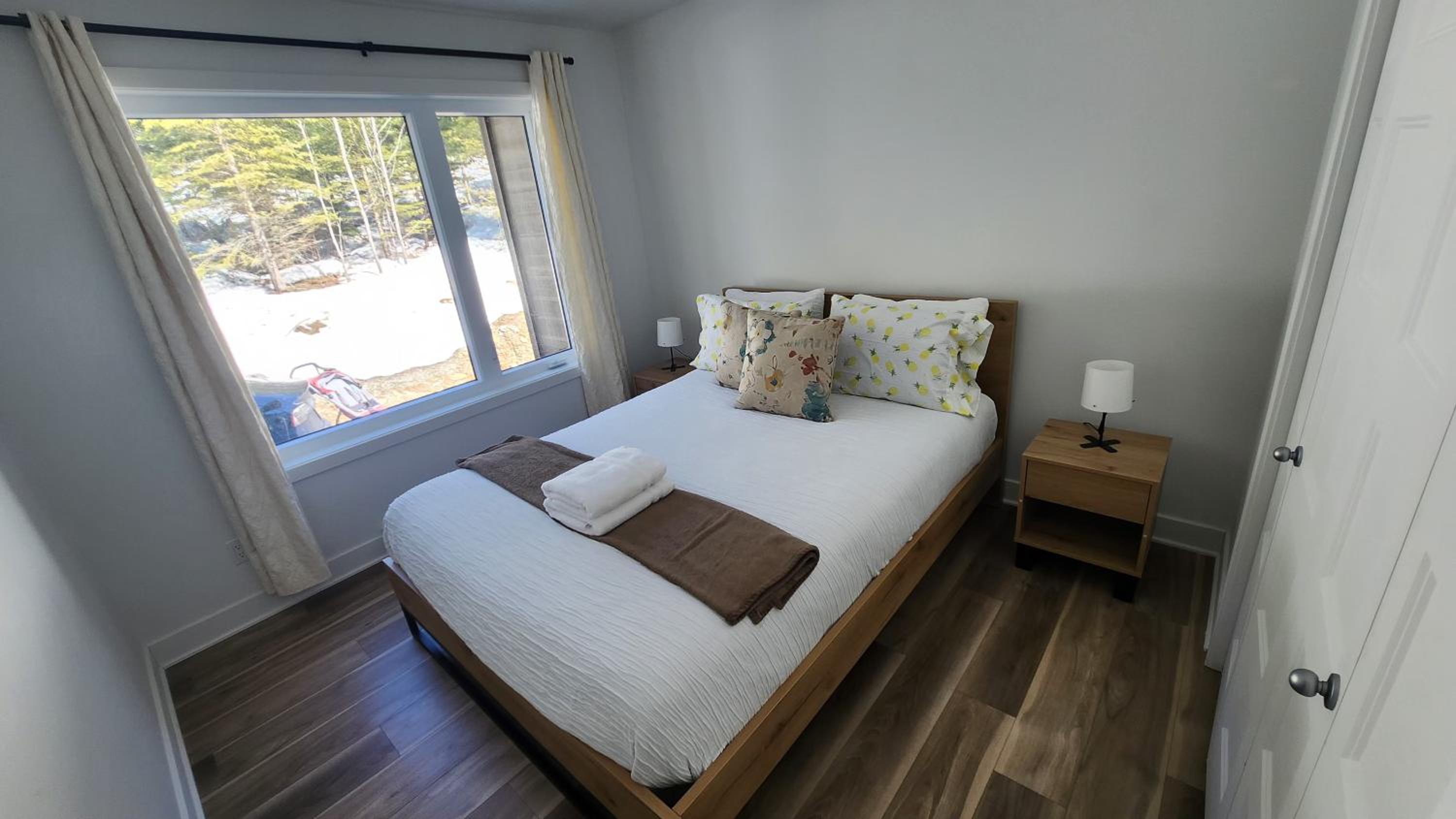 Delarose Cottage, Ski, Spa, pool table & starry night