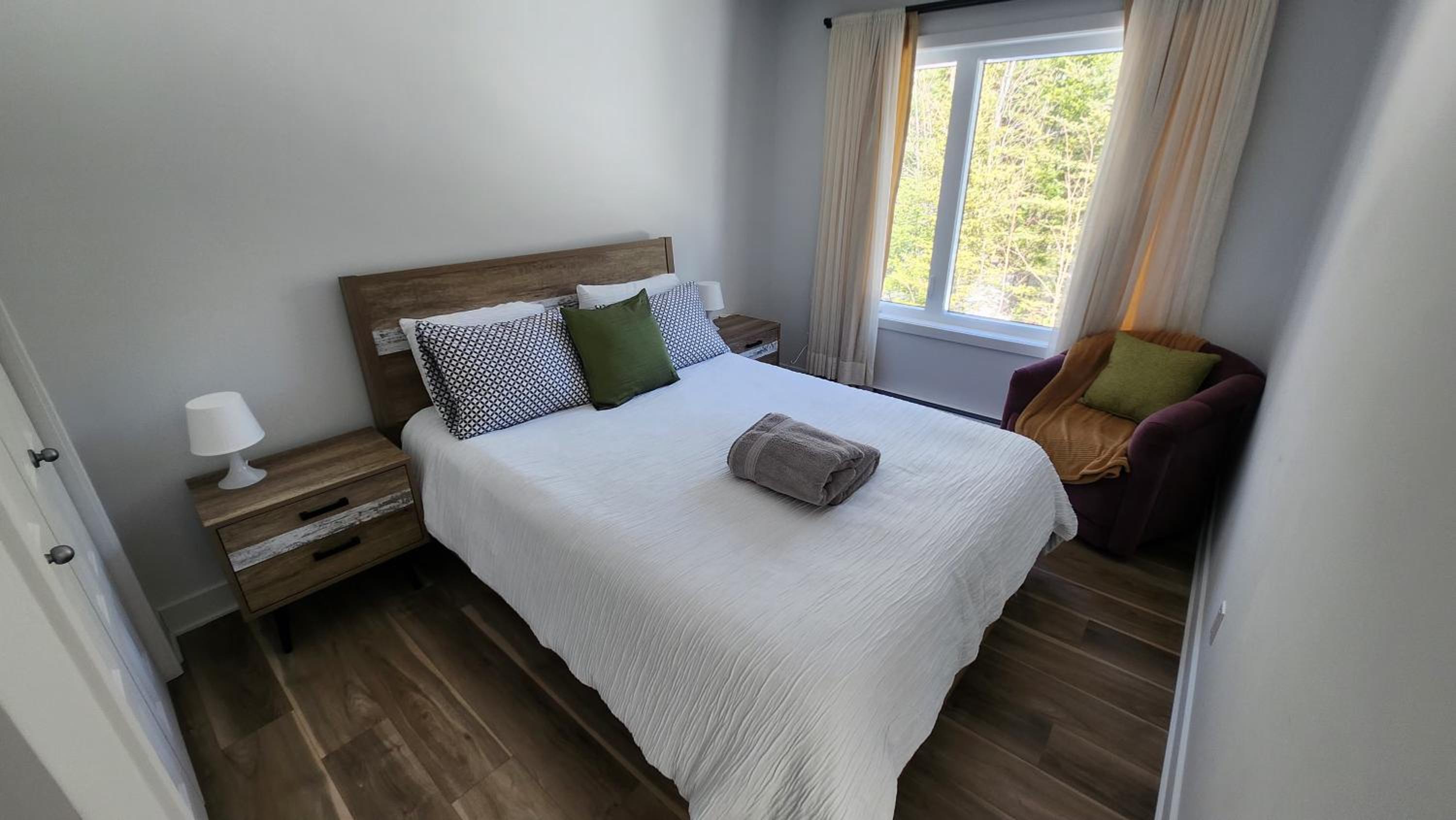 Delarose Cottage, Ski, Spa, pool table & starry night
