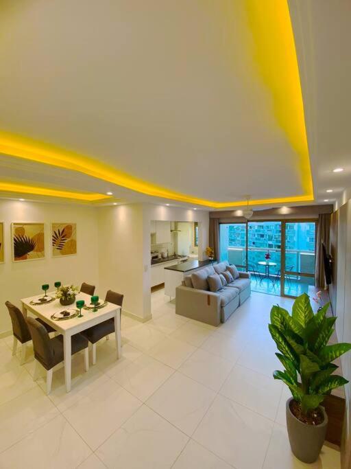 Exclusive Beachfront Penthouse: Private Pool, Amazing View