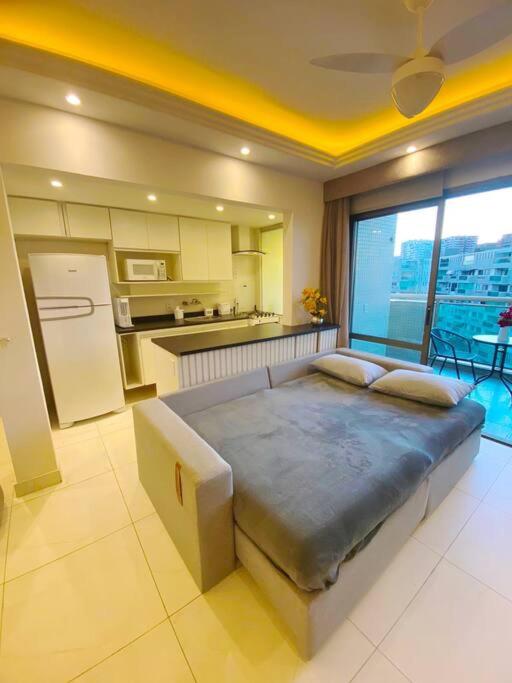 Exclusive Beachfront Penthouse: Private Pool, Amazing View