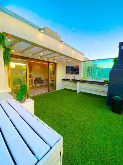 Exclusive Beachfront Penthouse: Private Pool, Amazing View