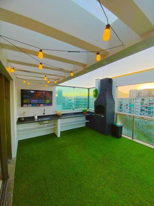 Exclusive Beachfront Penthouse: Private Pool, Amazing View