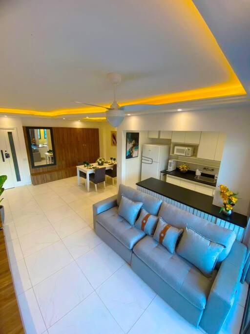 Exclusive Beachfront Penthouse: Private Pool, Amazing View