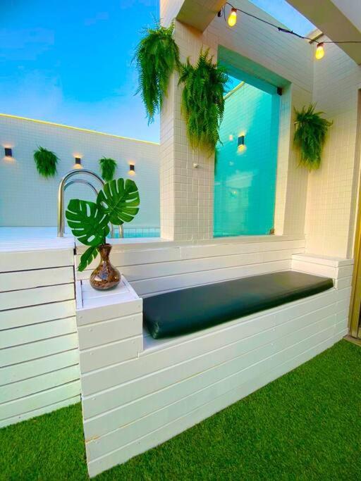 Exclusive Beachfront Penthouse: Private Pool, Amazing View