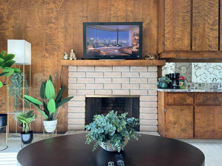 Spacious 3BR2B2LivingRoom House Sunnyvale Community Park view 3