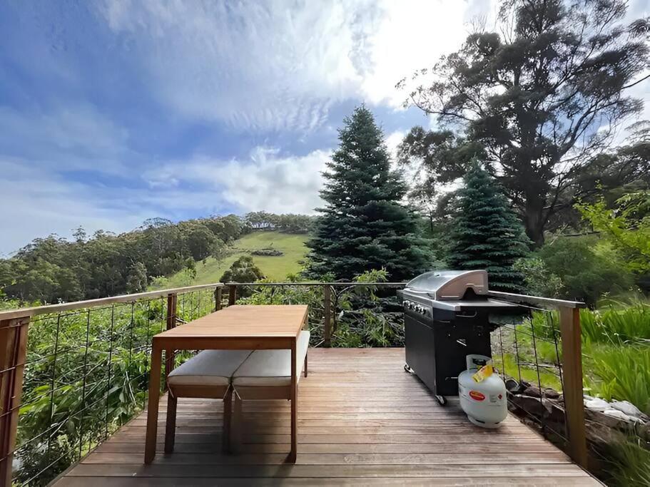 Wilderness Retreat 15mins to CBD, bath tub, forest views