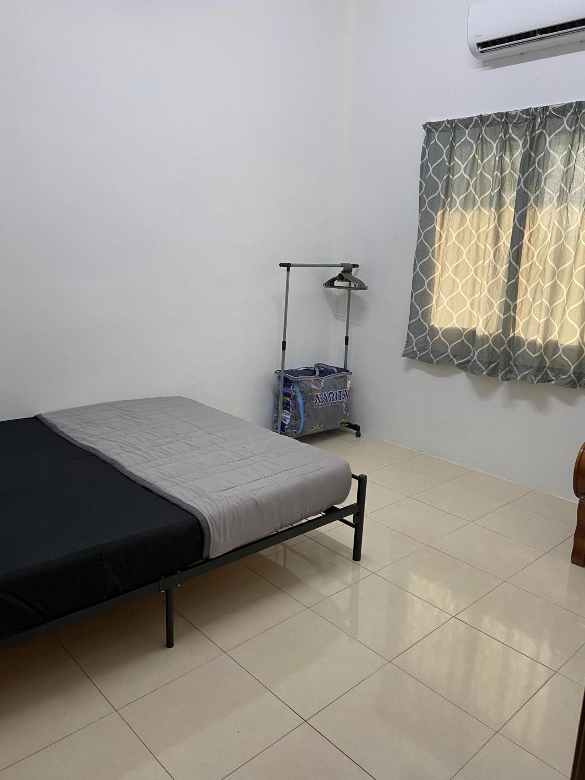 EmyNuar Homestay