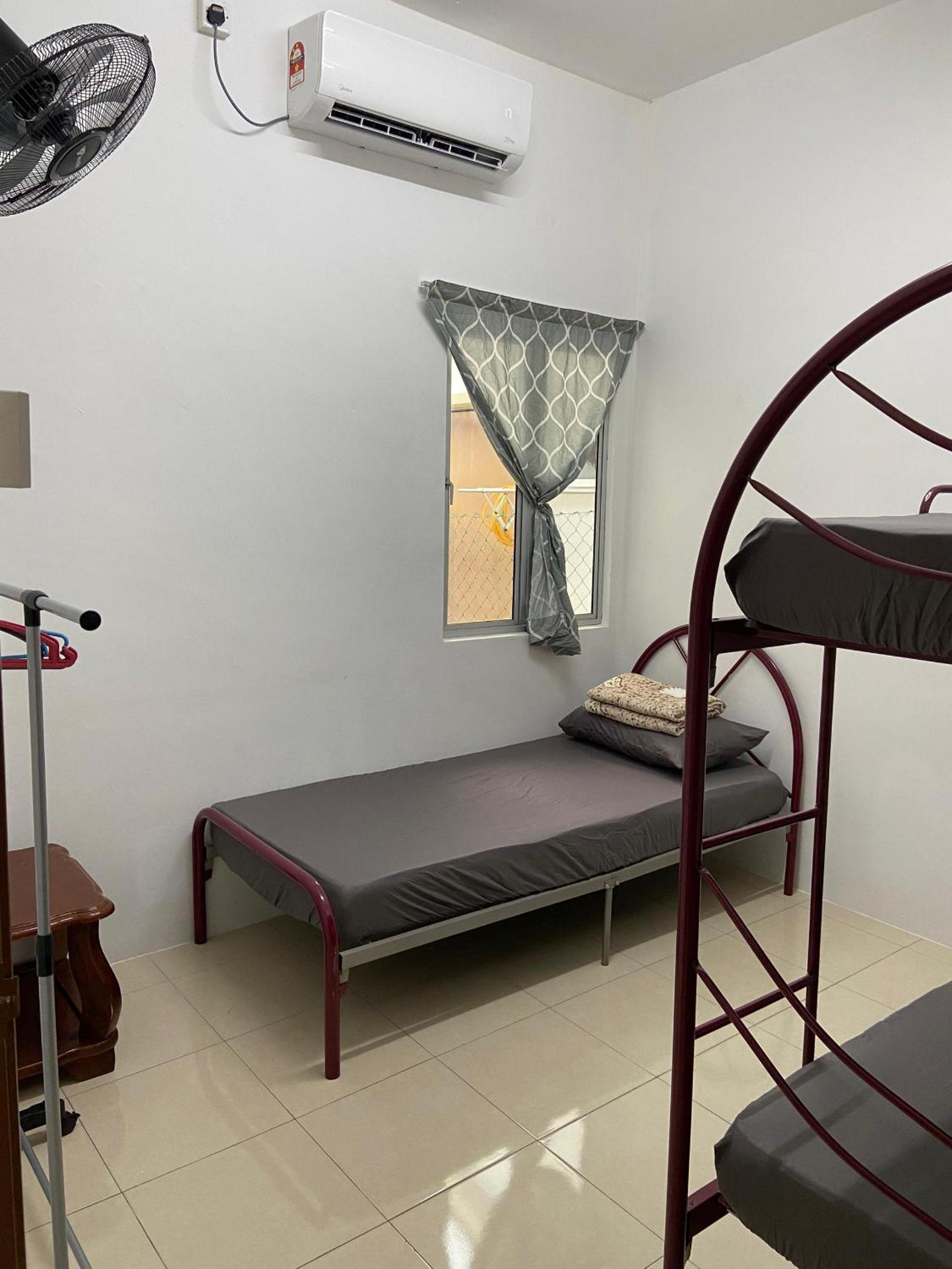 EmyNuar Homestay
