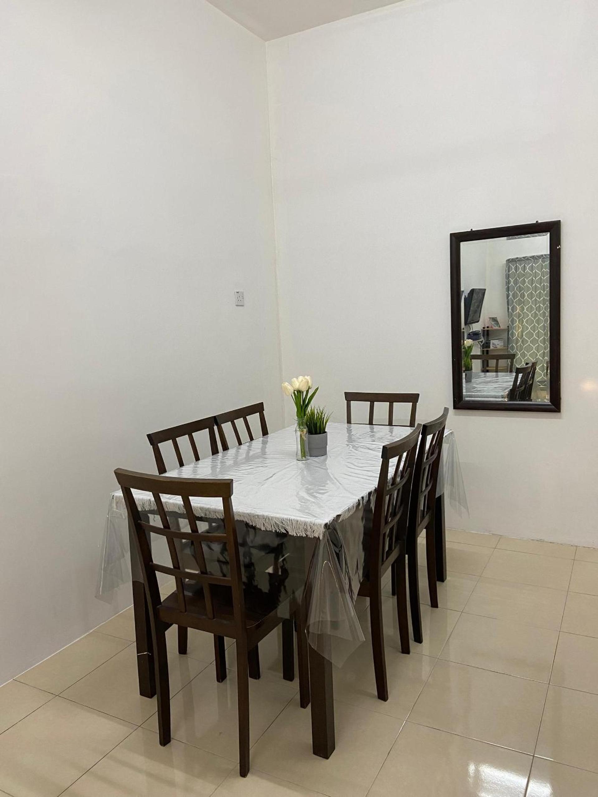 EmyNuar Homestay