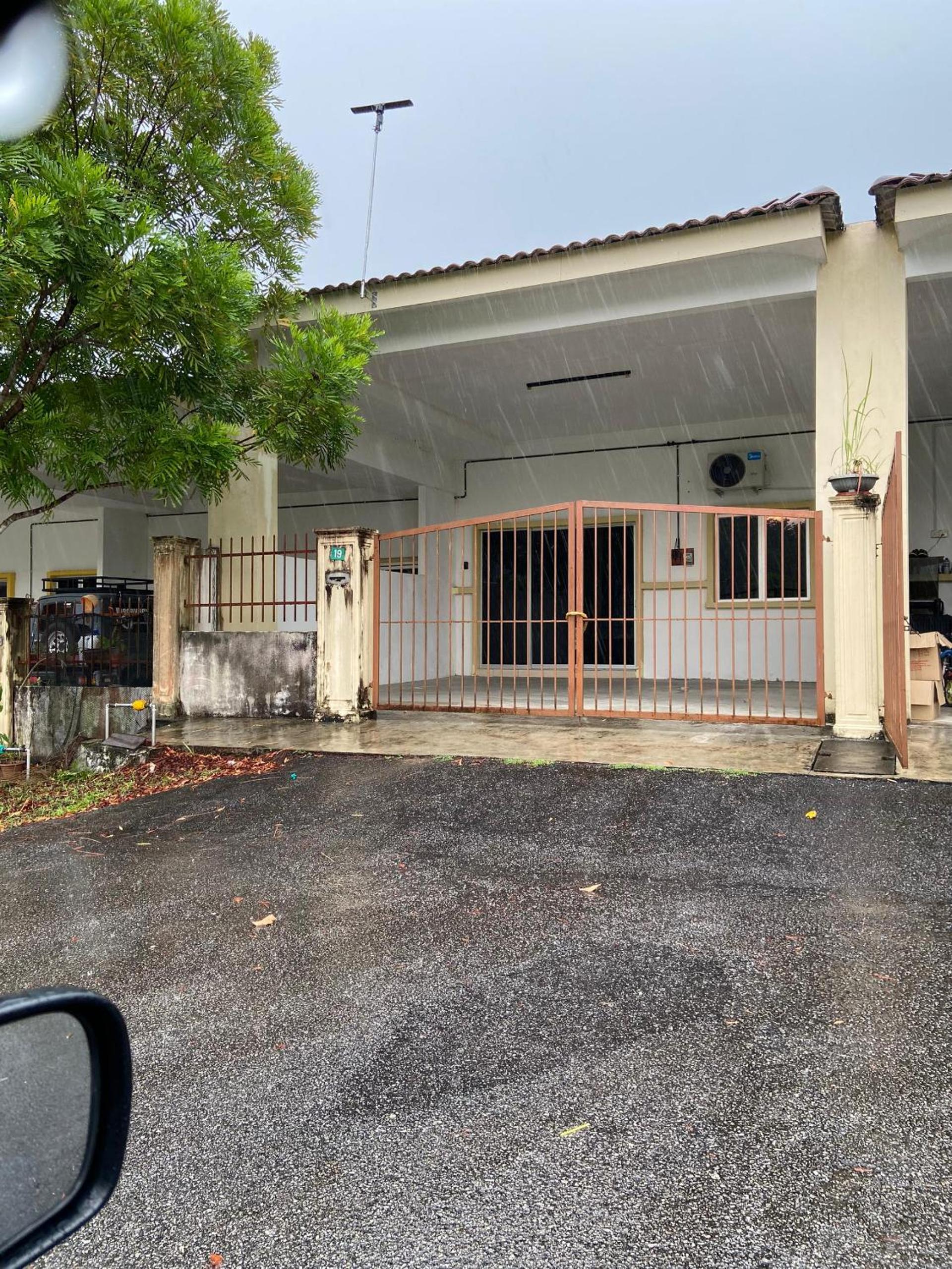 EmyNuar Homestay