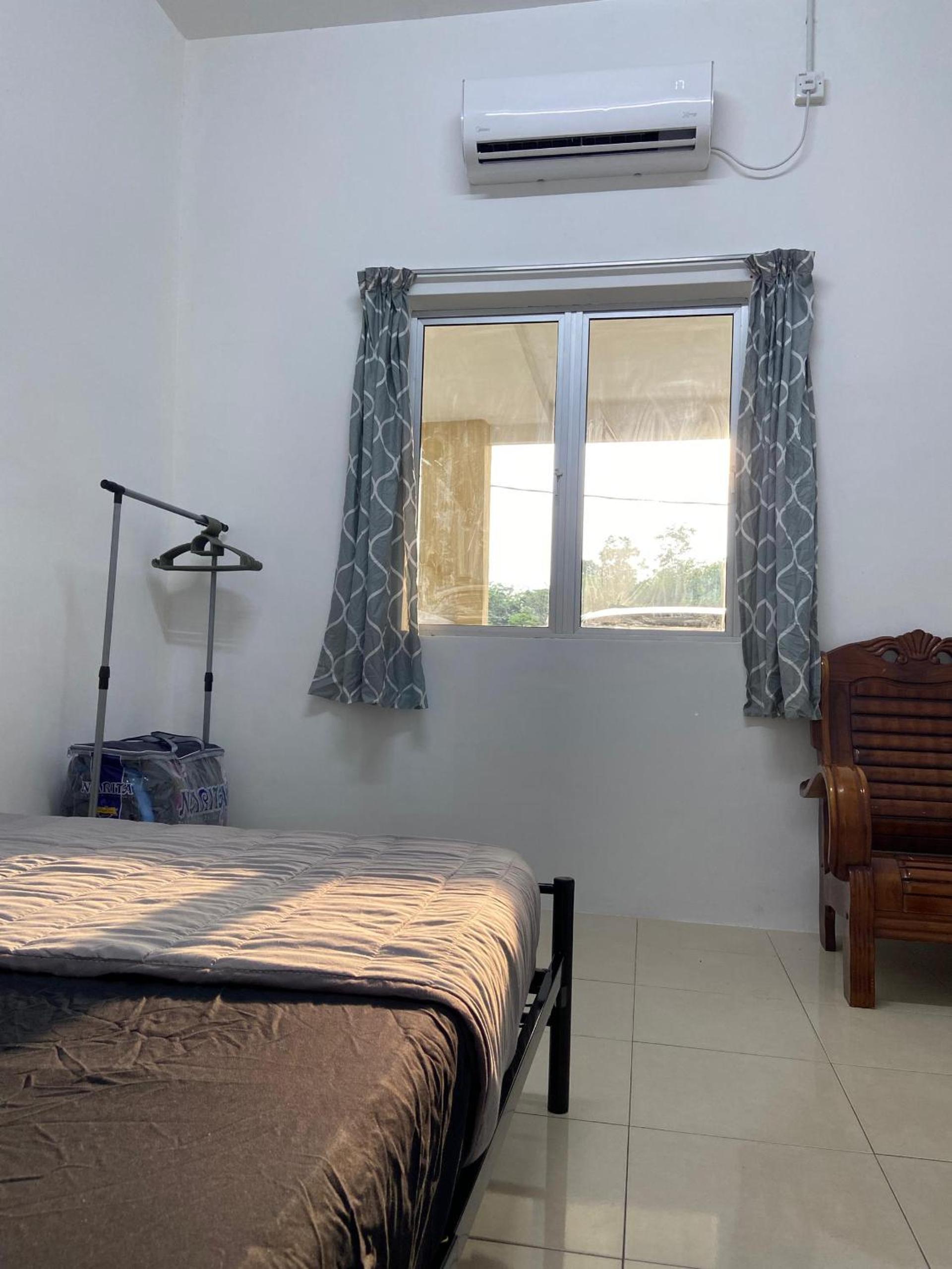 EmyNuar Homestay