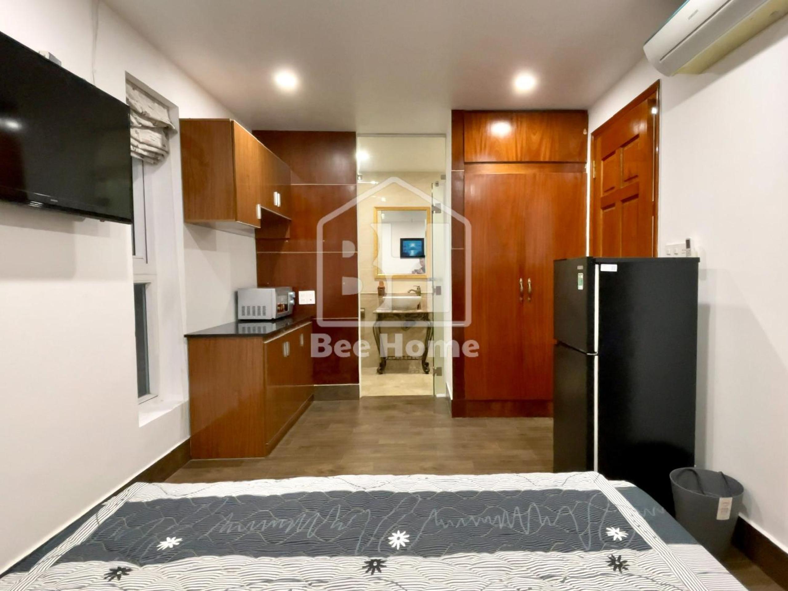 Double Bed Room with Private Bathroom in District 1