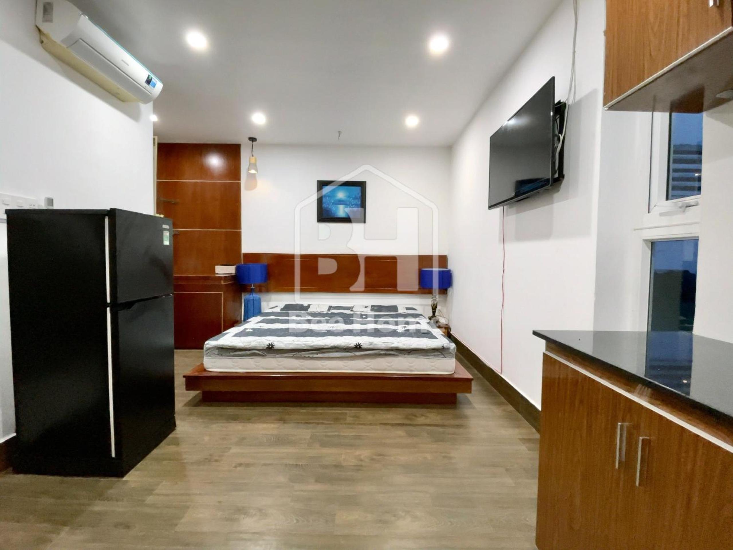 Double Bed Room with Private Bathroom in District 1