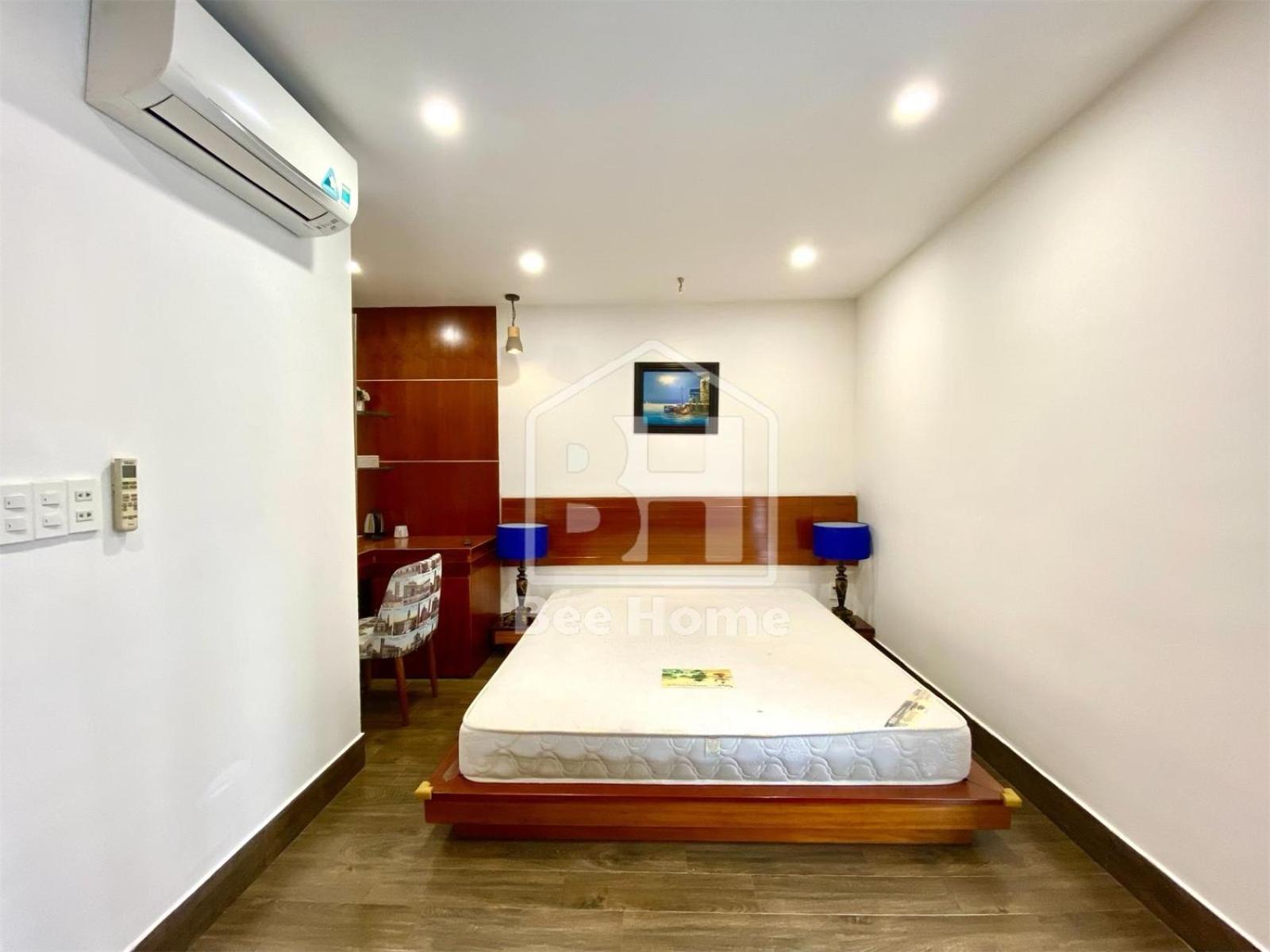 Double Bed Room with Private Bathroom in District 1