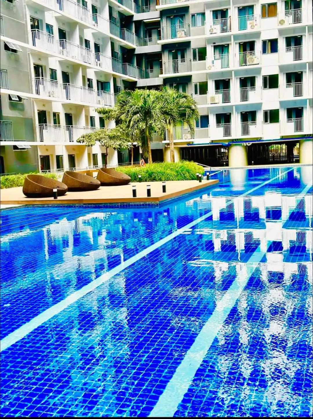 Cozy 642 1BR Shore3 Residence, Amenity Pool View, Near Airport, IKEA, MOA, SMX, Pasay City, Manila view 2