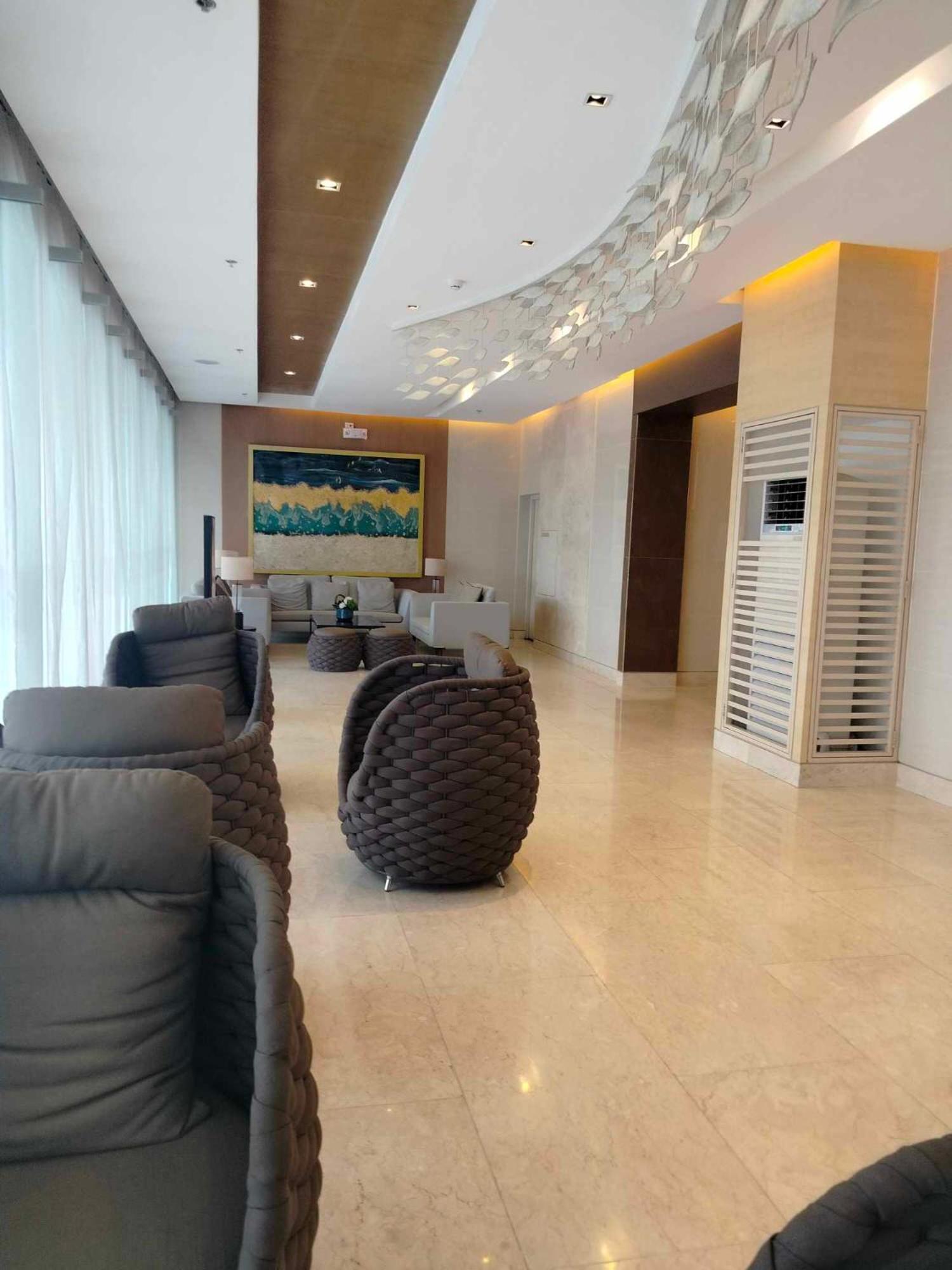 Cozy 642 1BR Shore3 Residence, Amenity Pool View, Near Airport, IKEA, MOA, SMX, Pasay City, Manila view 3