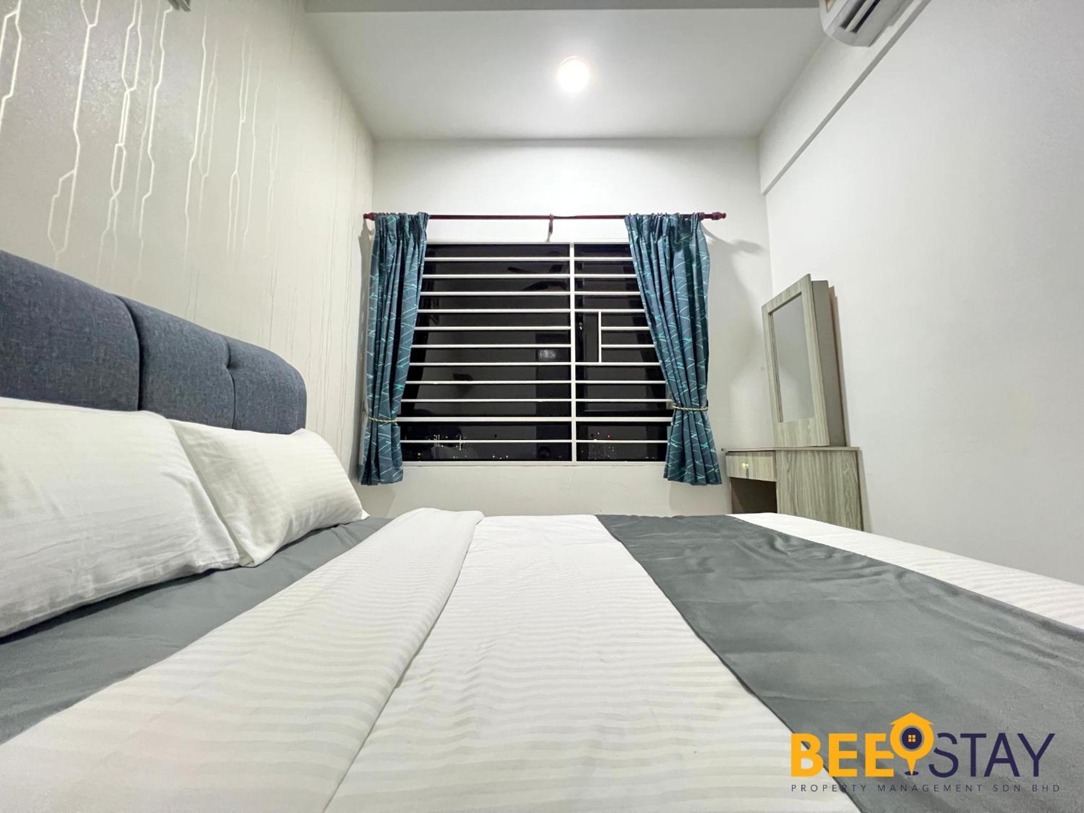 VIM 3 Menjalara KL City View 4 PAX with Netflix