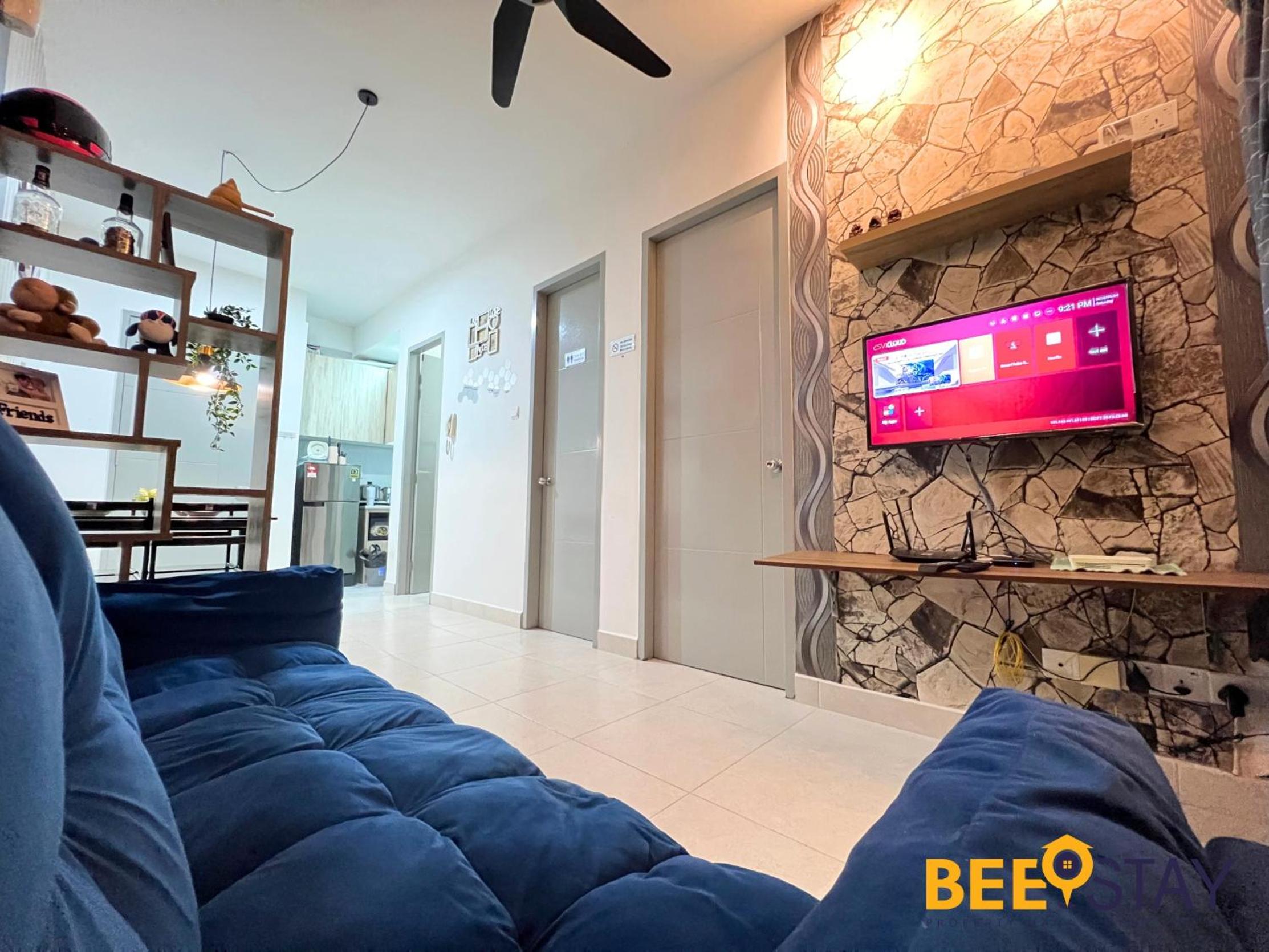 VIM 3 Menjalara KL City View 4 PAX with Netflix
