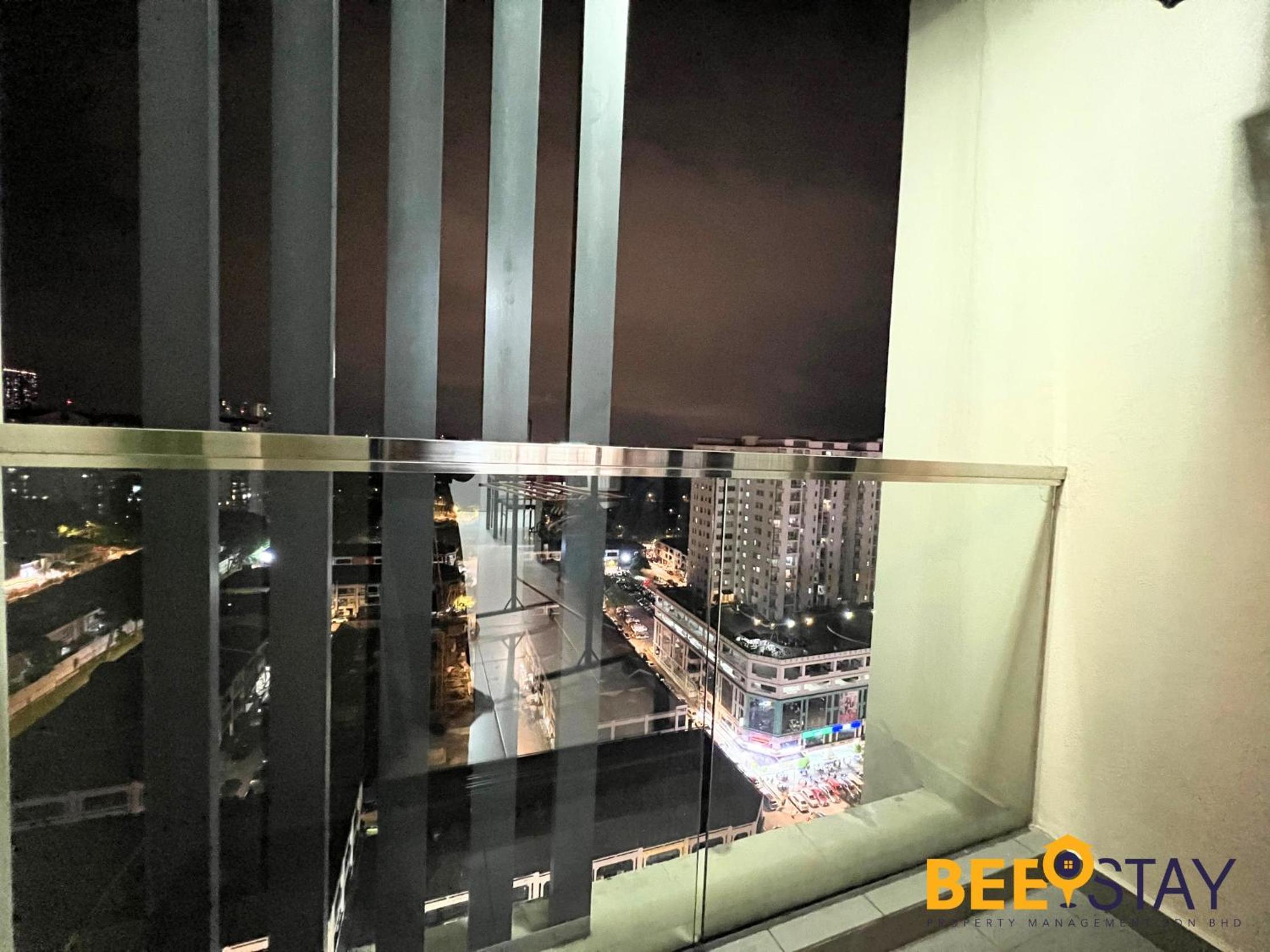 VIM 3 Menjalara KL City View 4 PAX with Netflix