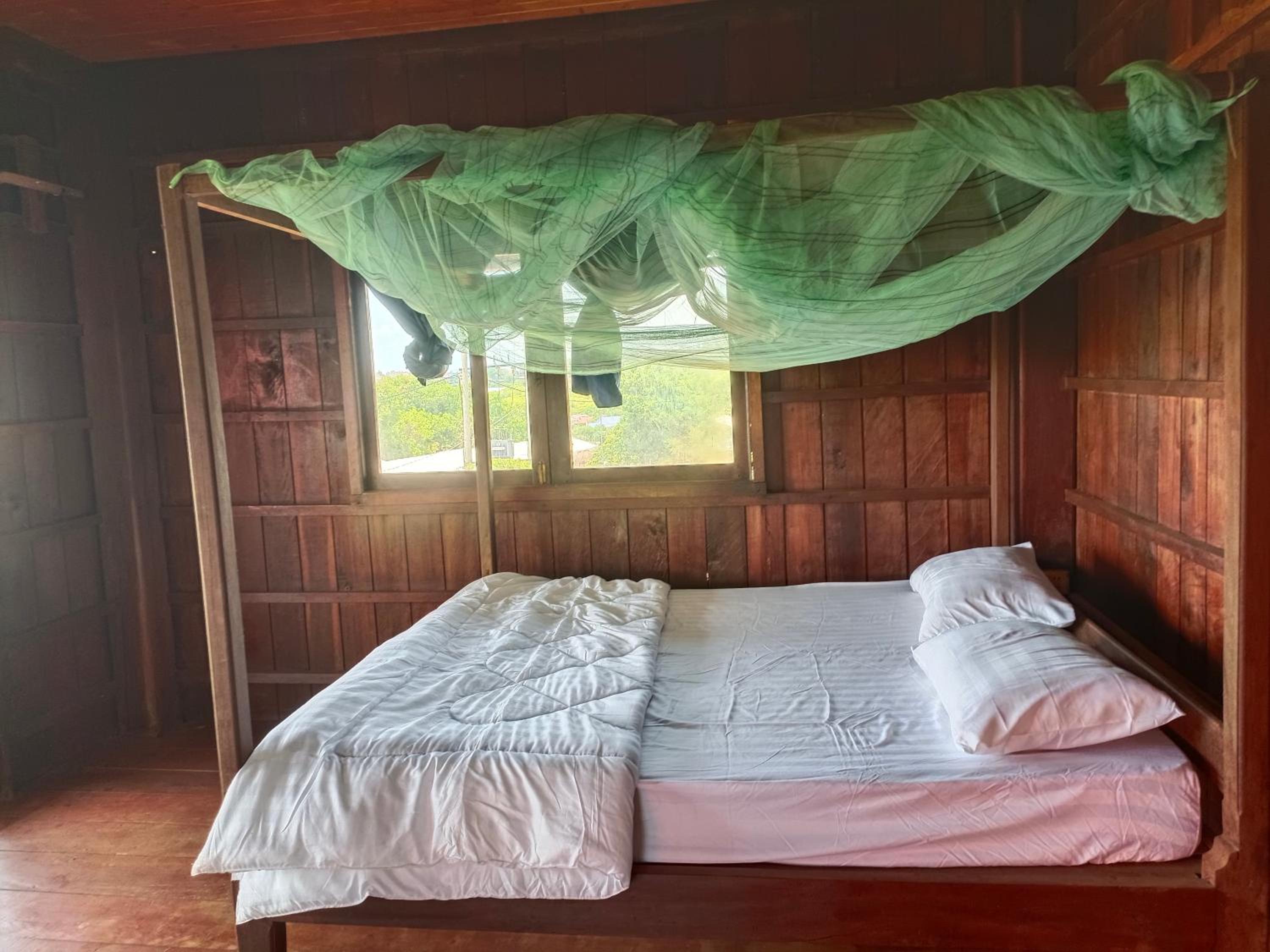 Banlung Hill Top House &Trekking