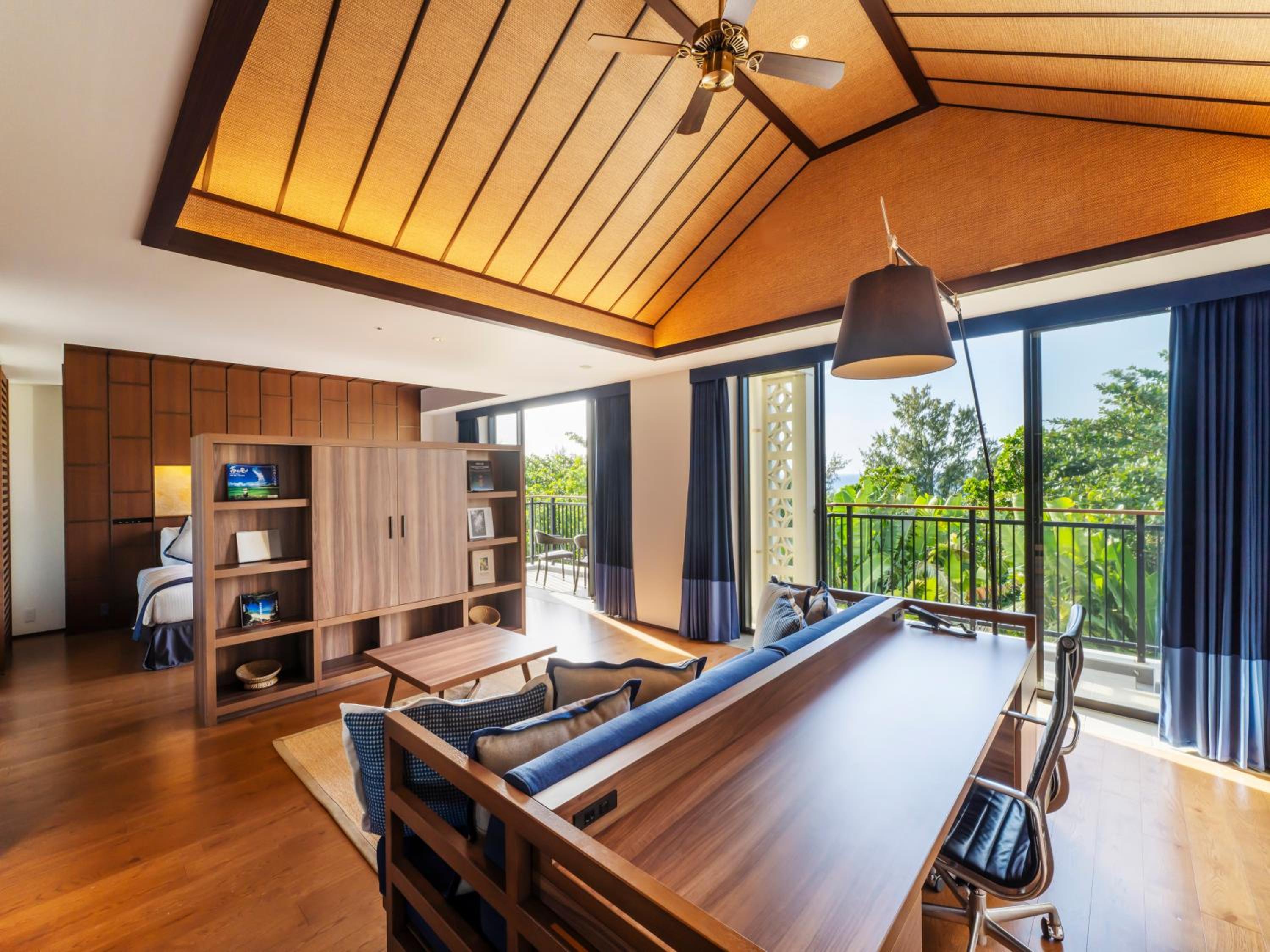 FUSAKI BEACH RESORT HOTEL & VILLAS