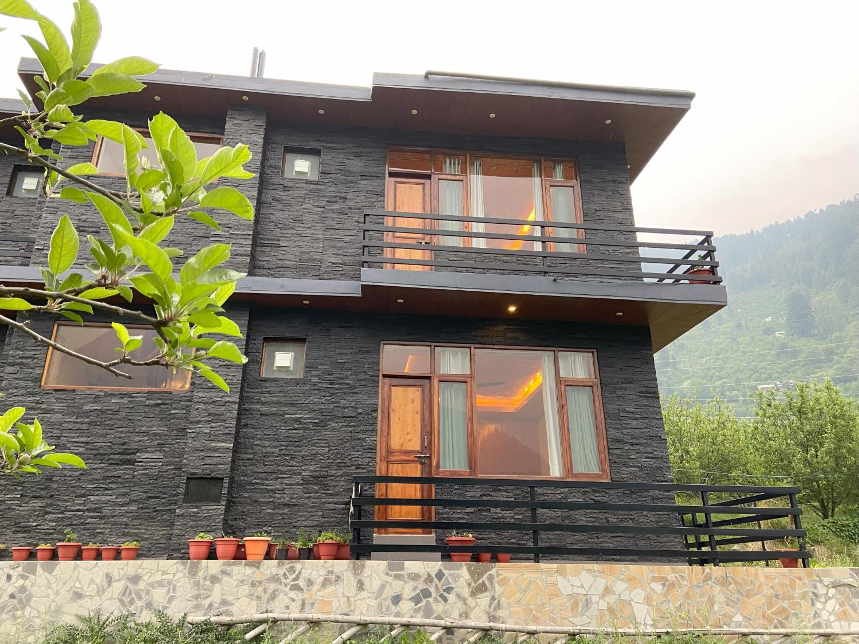 Nisarg Inn
