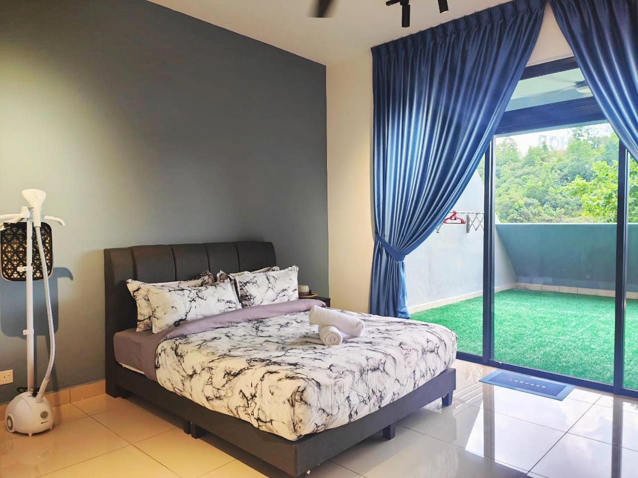 Near Legoland Medini Homestay