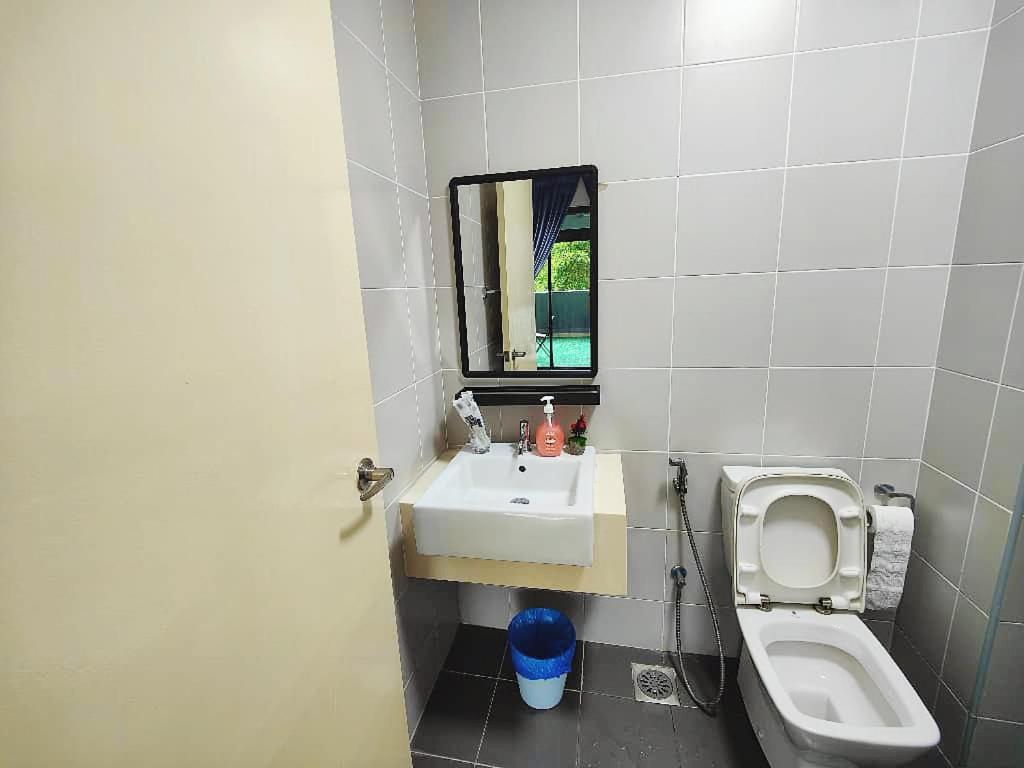 Near Legoland Medini Homestay